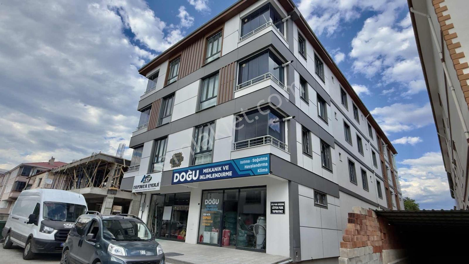 Remax Dem'den Çarşı Merkezde Alttan Isıtmalı Kiralık 2+0 Daire