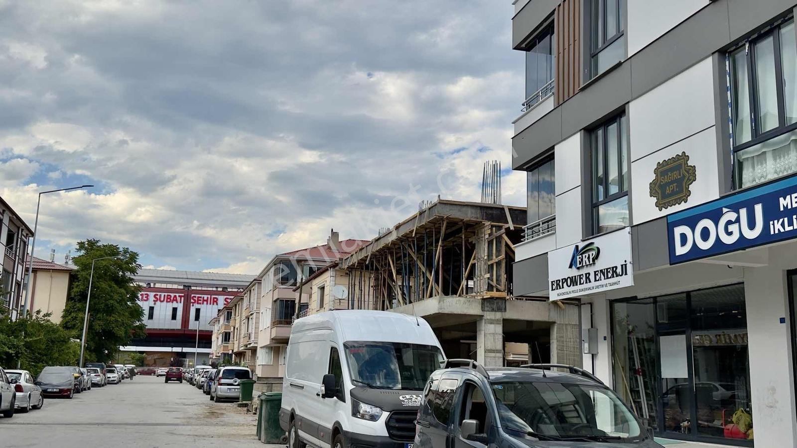 Remax Dem'den Çarşı Merkezde Alttan Isıtmalı Kiralık 2+0 Daire - Görsel 18