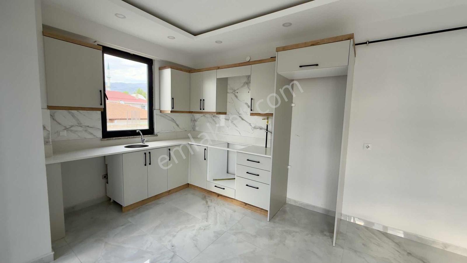 Remax Dem'den Çarşı Merkezde Alttan Isıtmalı Kiralık 2+0 Daire - Görsel 21