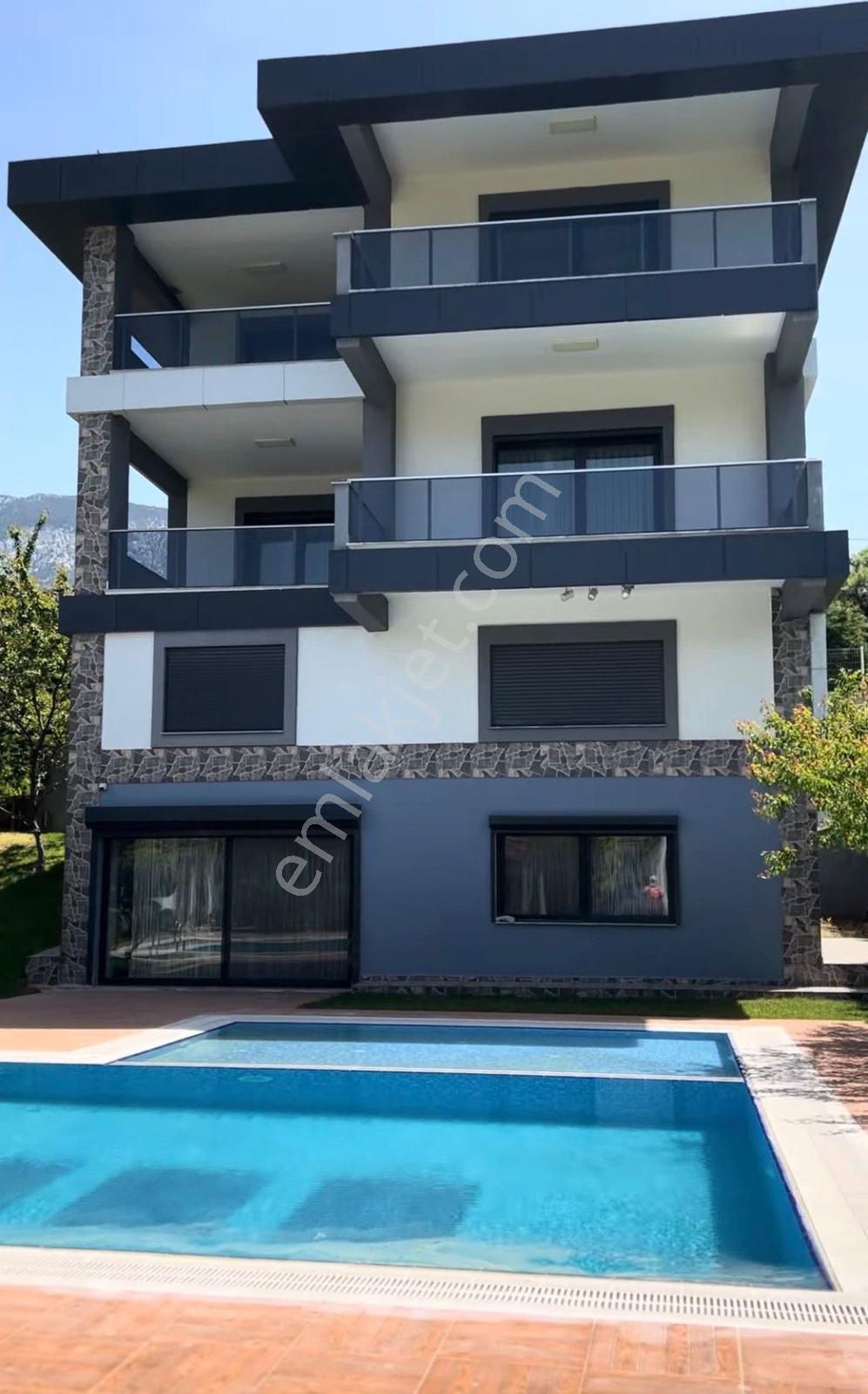 Cankurtaran Mahallesi'nde Emsali Olmayan Villamız Satılık'tır