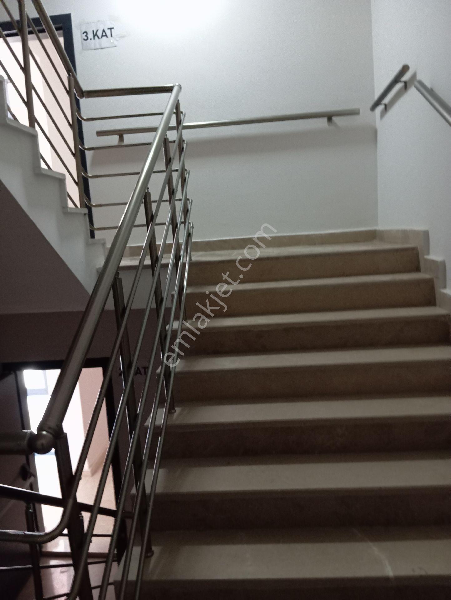 Vergi Dairesi Yani Kiralık 2+1 Daire - Görsel 7