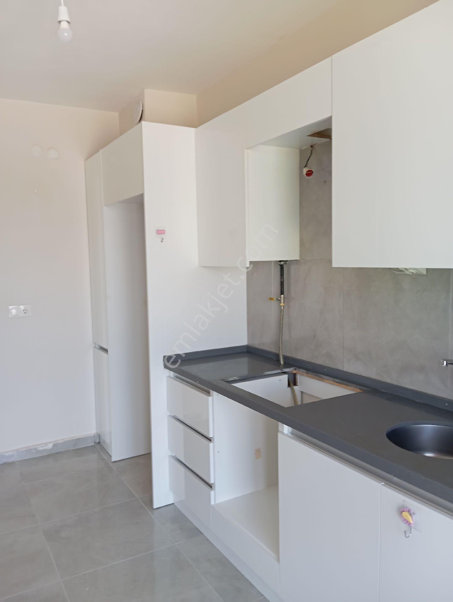 Vergi Dairesi Yani Kiralık 2+1 Daire - Görsel 23