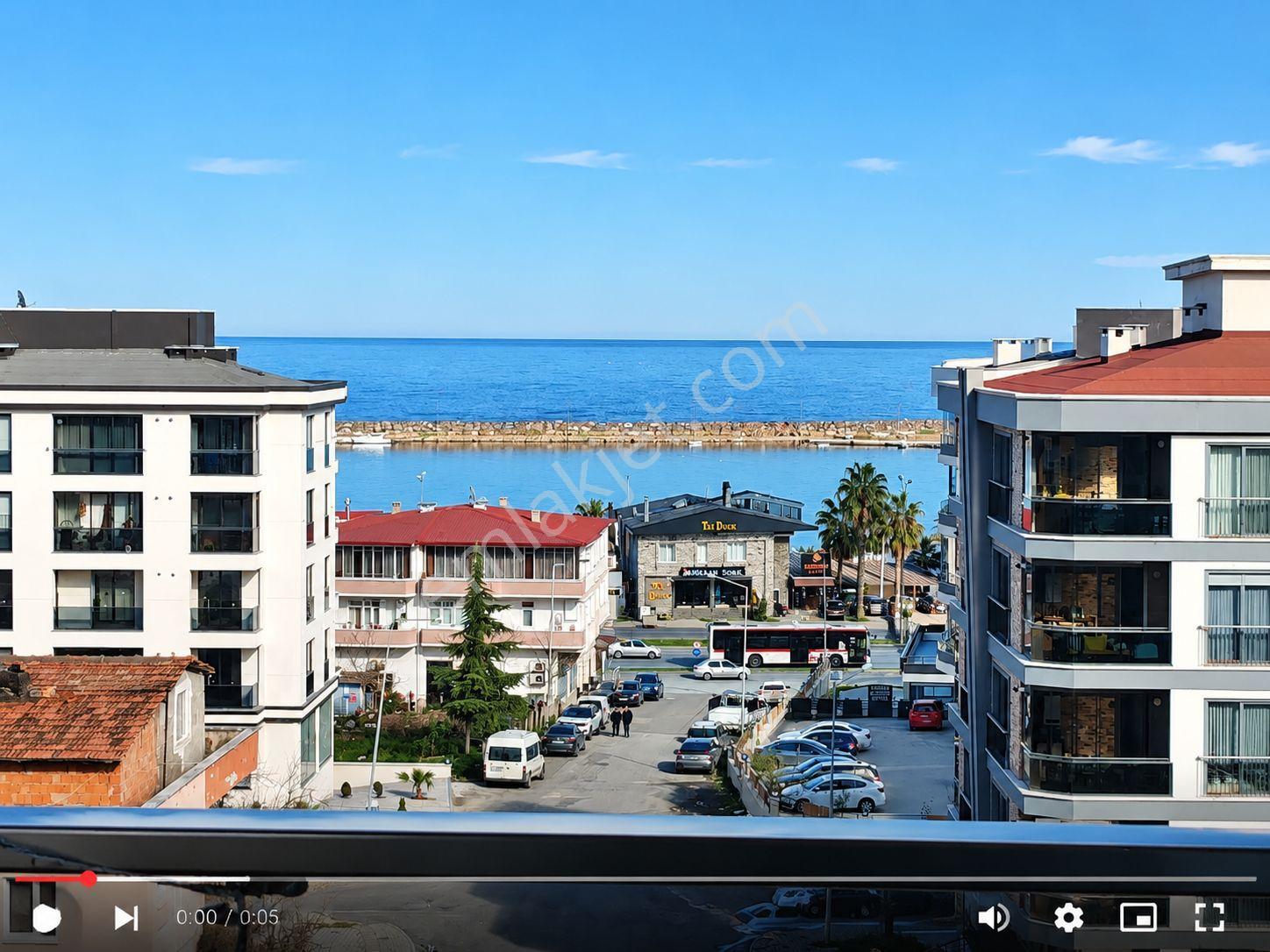 Deniz Manzaralı Tramvay Yoluna Cephe Eşyalı Kiralık 1+1 Daire - Görsel 6