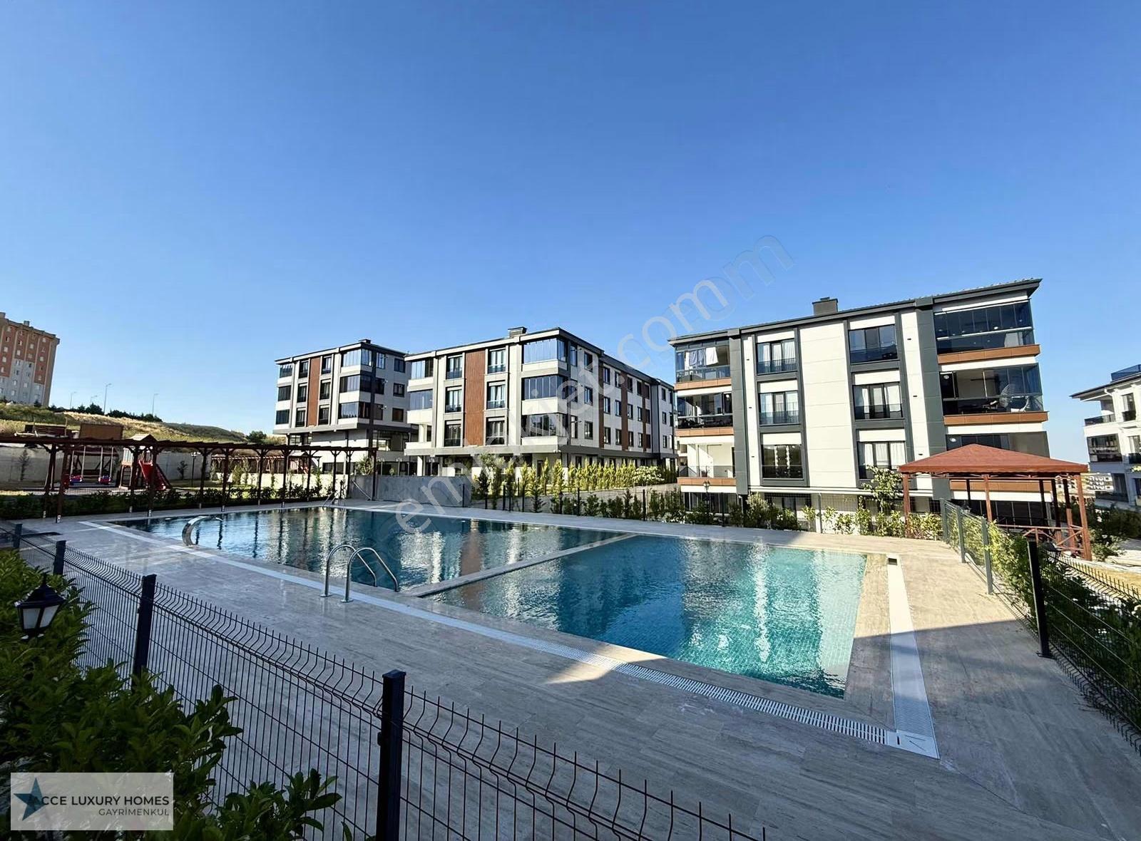 Havuz Manzaralı Lüks Site İçerisinde 3,5+1 Satılık Daire - Görsel 8
