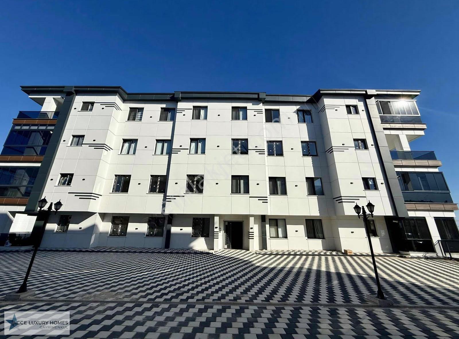 Havuz Manzaralı Lüks Site İçerisinde 3,5+1 Satılık Daire - Görsel 16