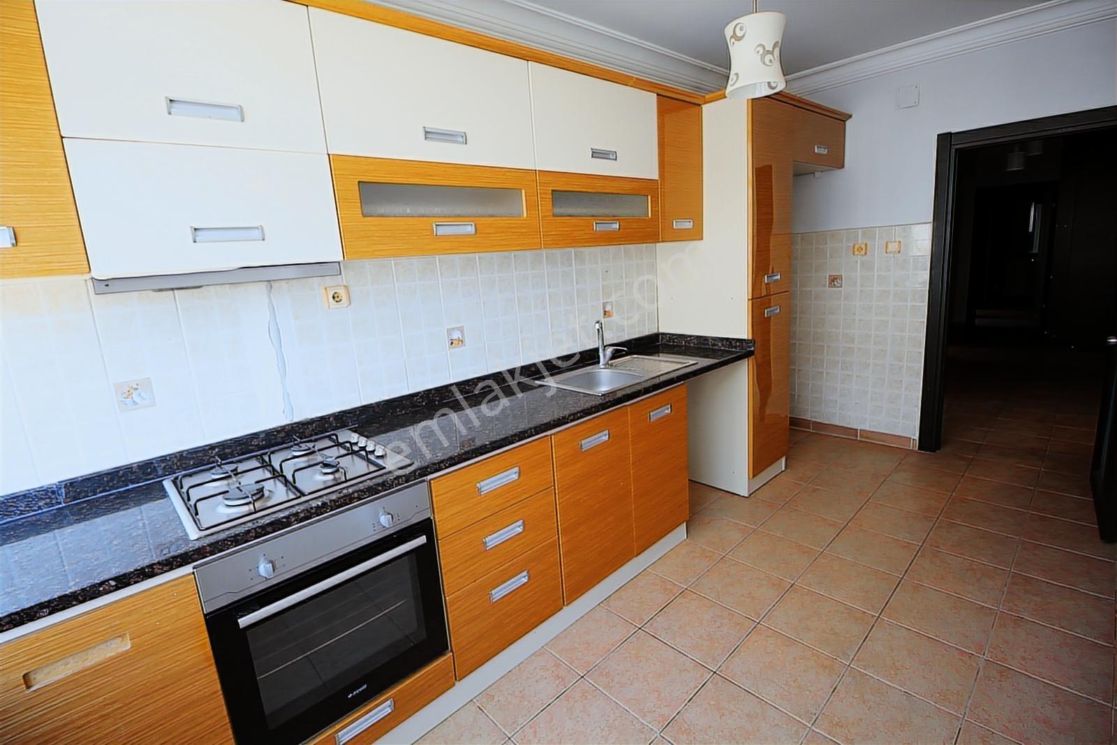 İdol'den Pozcu'da Merkezi Yerde Gmk'ya Yakın Kiralık 3+1 1055ik - Görsel 13