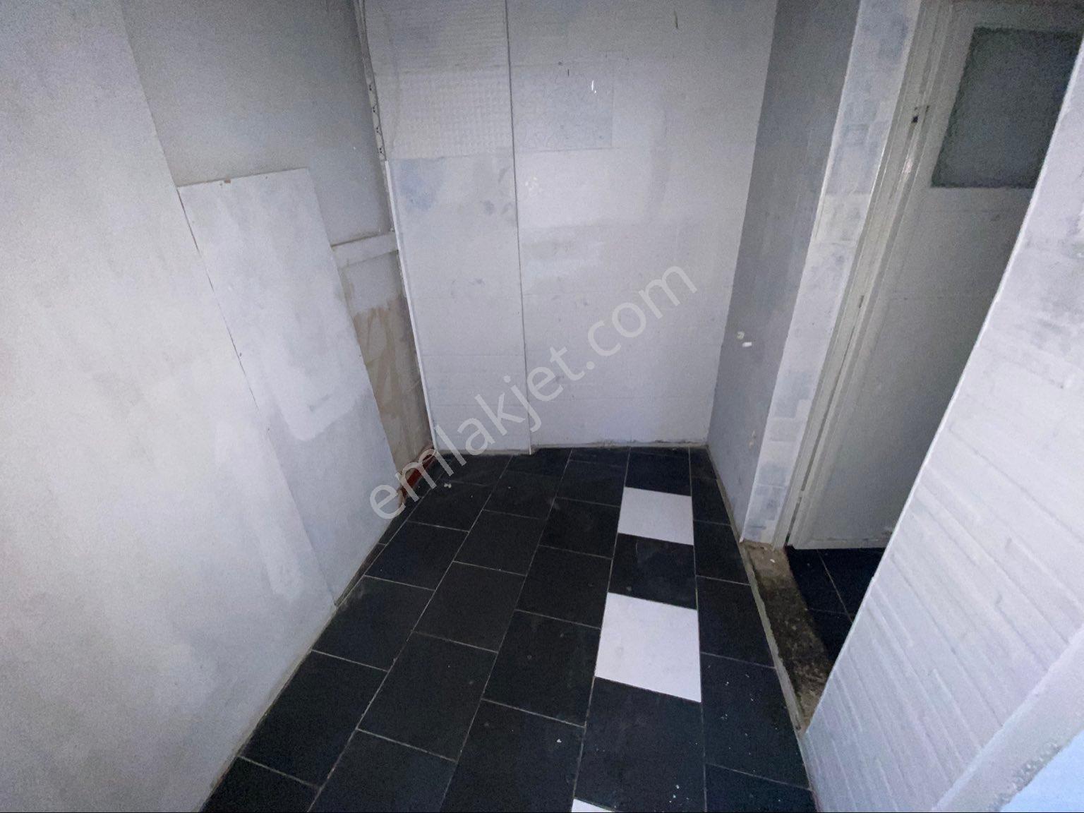 Arga'dan Buca Fırat Mahallesinde Hipodrum Yakını Kiralık Dükkan - Görsel 4
