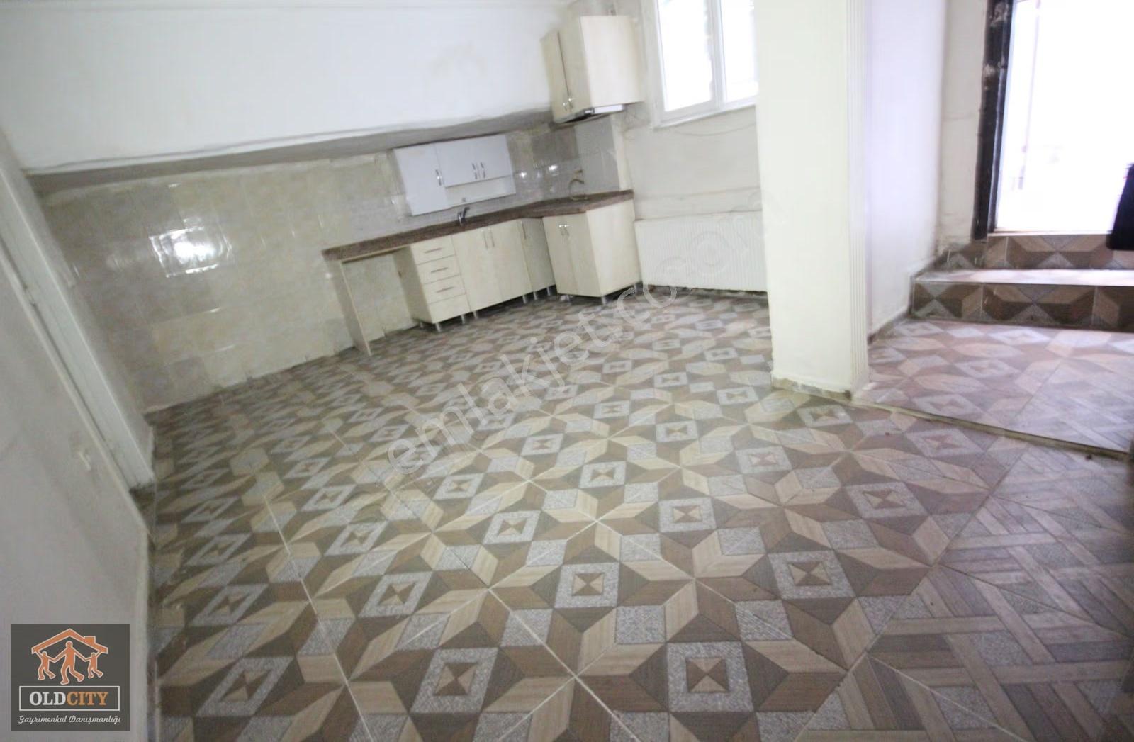 Old City Gayrimenkulden E-5 Yakın Bahçeli 2+1 Kelepir Daire - Görsel 7
