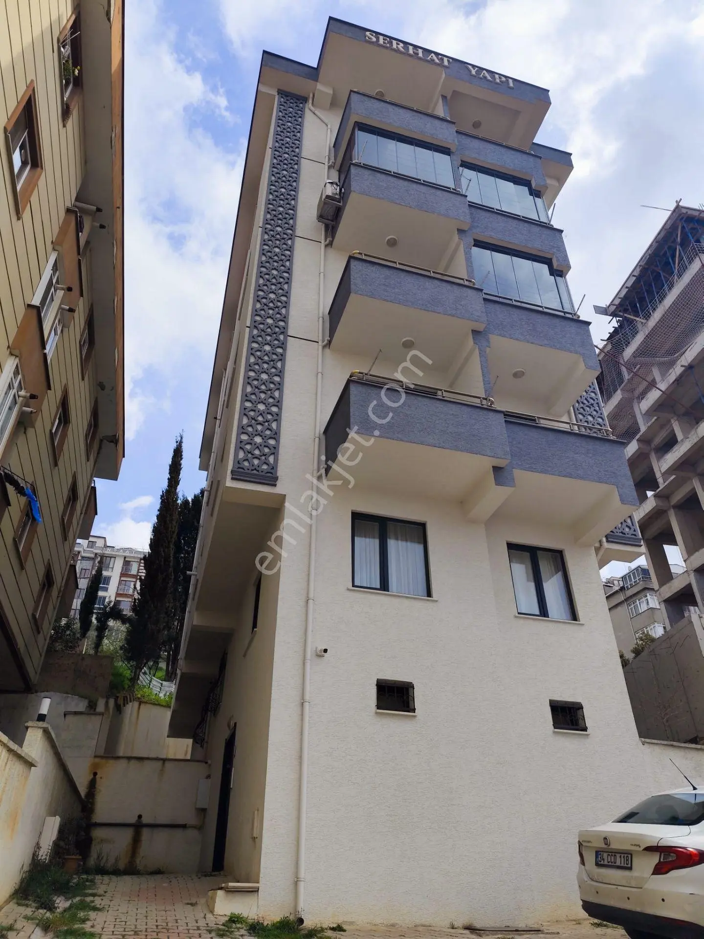 Mertcan Dan Yakacık'ta Orman Ve Adalar Manzaralı Lüks 3+1 İskanlı