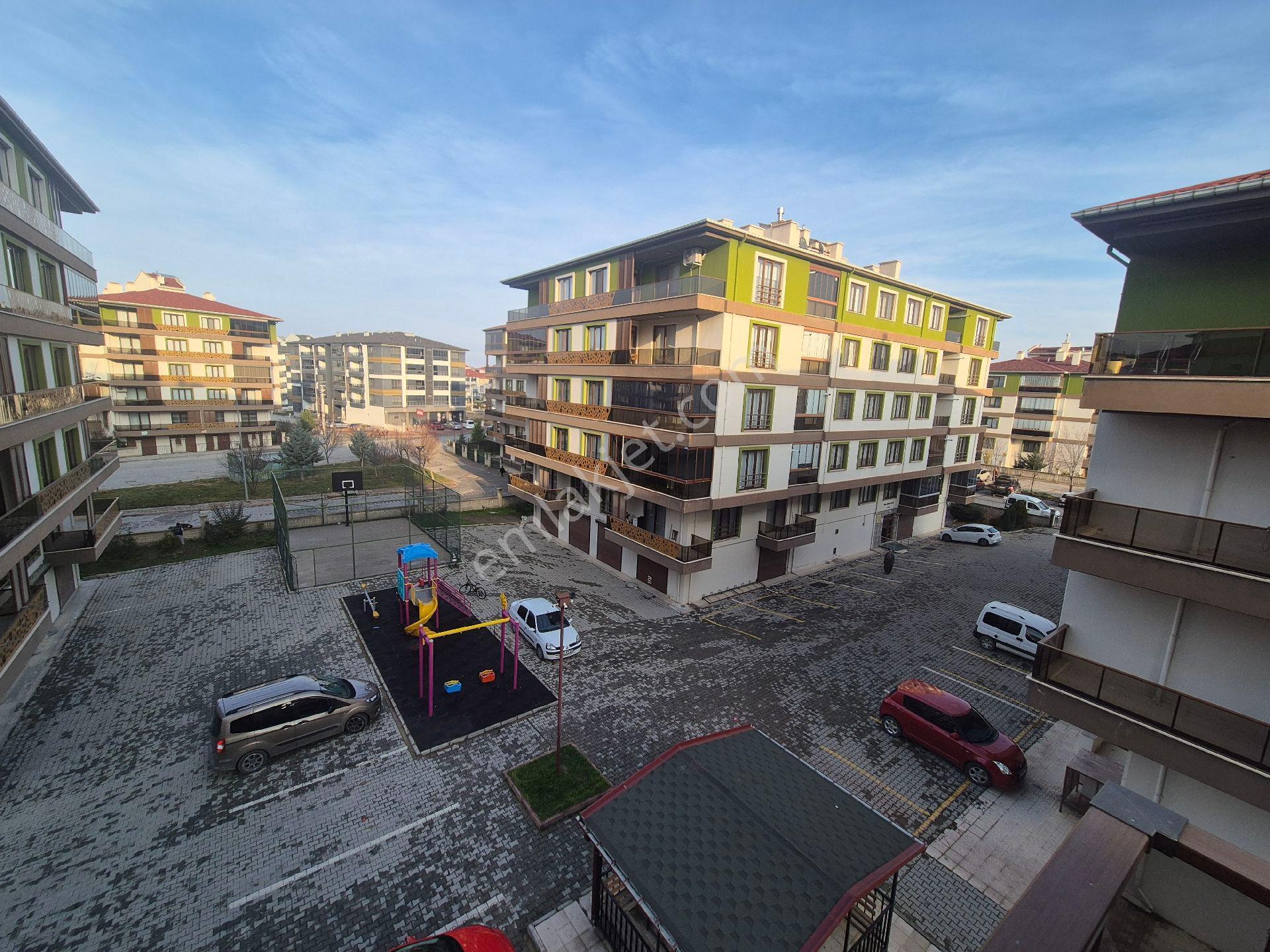 Yeni Mahallede 3+1 Kiralık Daire - Görsel 7