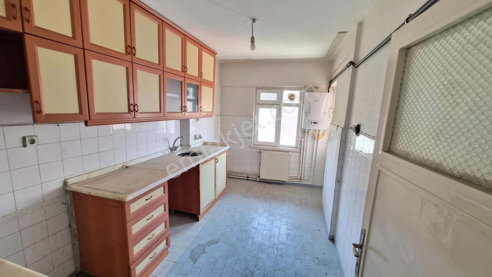 Saimekadında Yapılı 3. Katta 3+1 Kiralık Daire - Görsel 12
