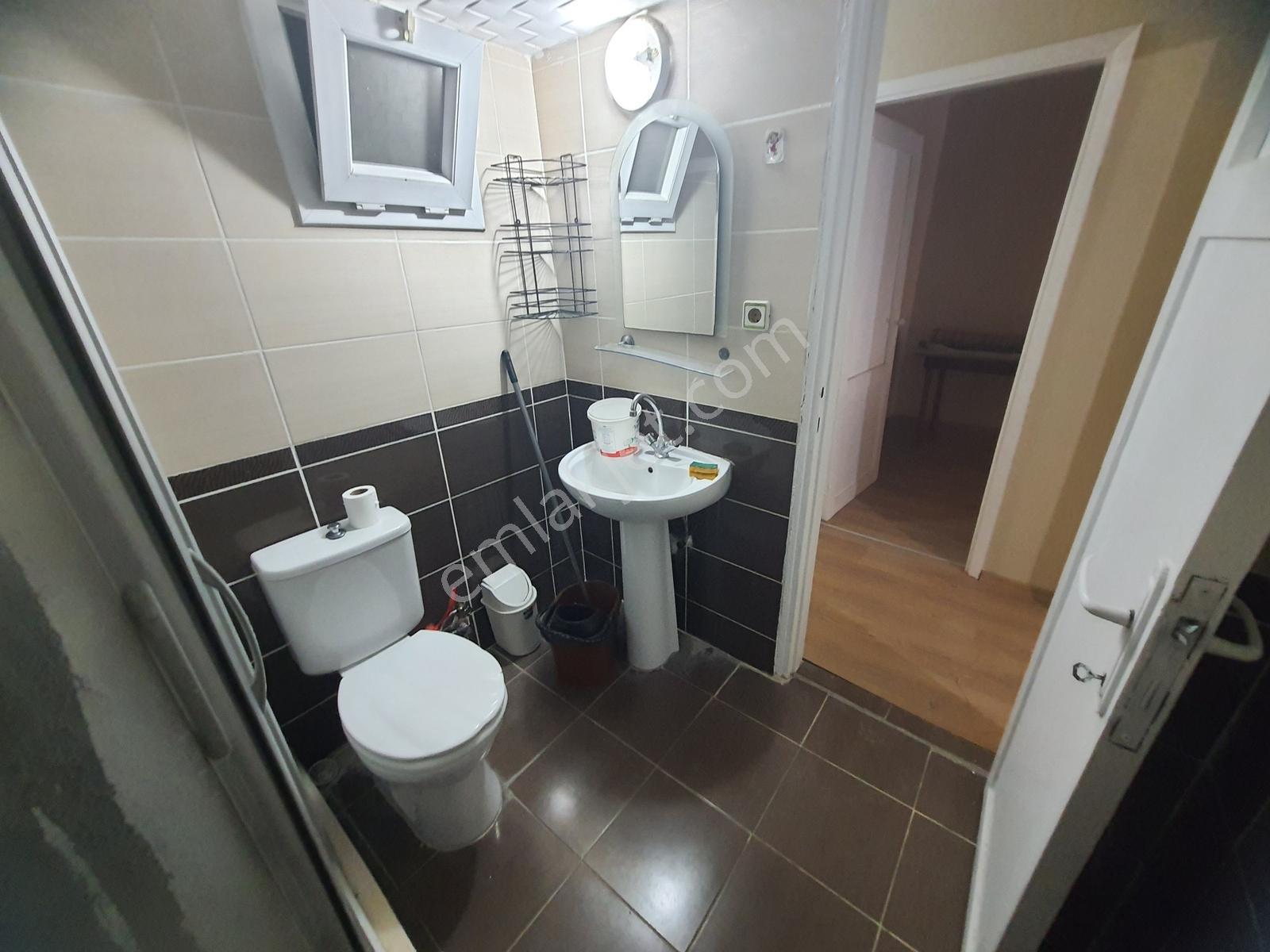 Bornova Küçük Parkta 4/3. Ara Kat Kiralık 3+1 Daire - Görsel 8