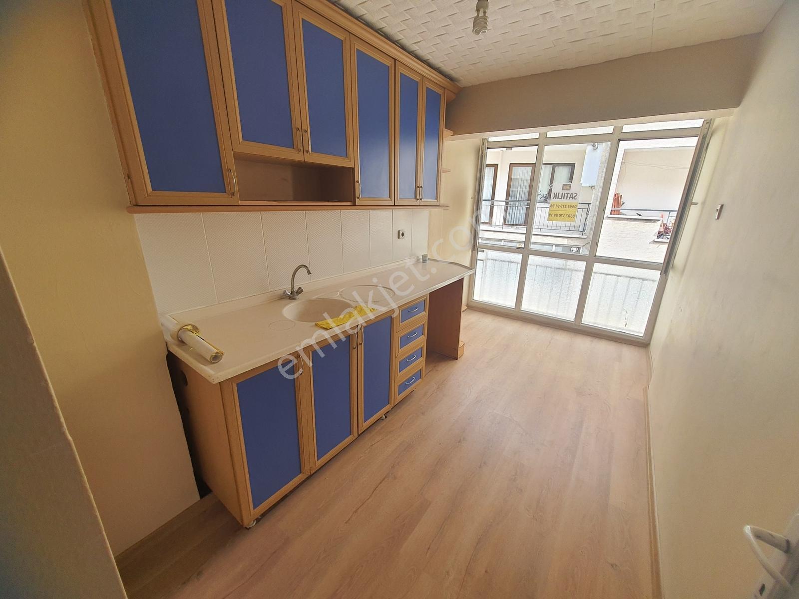 Bornova Küçük Parkta 4/3. Ara Kat Kiralık 3+1 Daire - Görsel 25