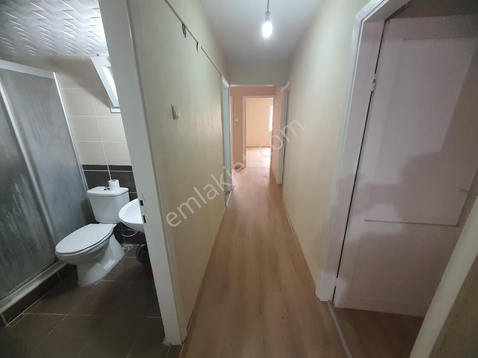 Bornova Küçük Parkta 4/3. Ara Kat Kiralık 3+1 Daire - Görsel 15