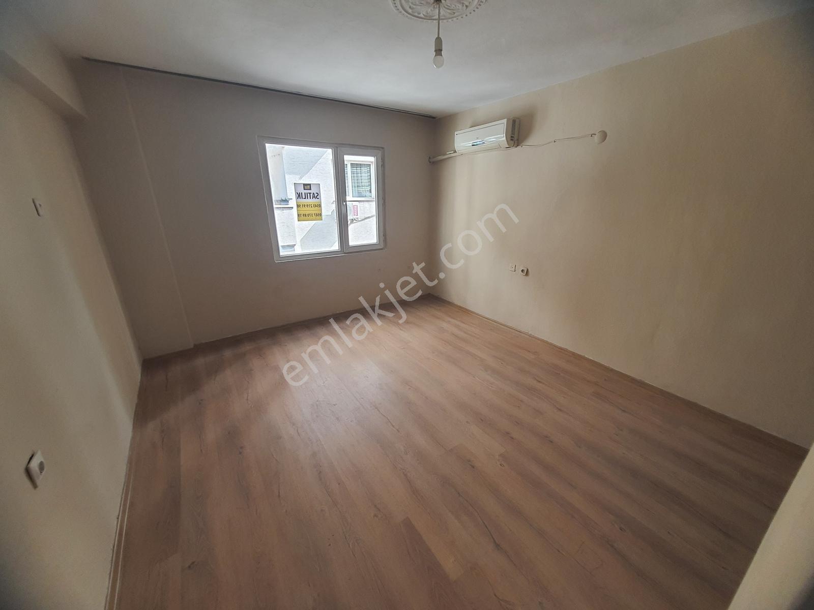 Bornova Küçük Parkta 4/3. Ara Kat Kiralık 3+1 Daire - Görsel 13