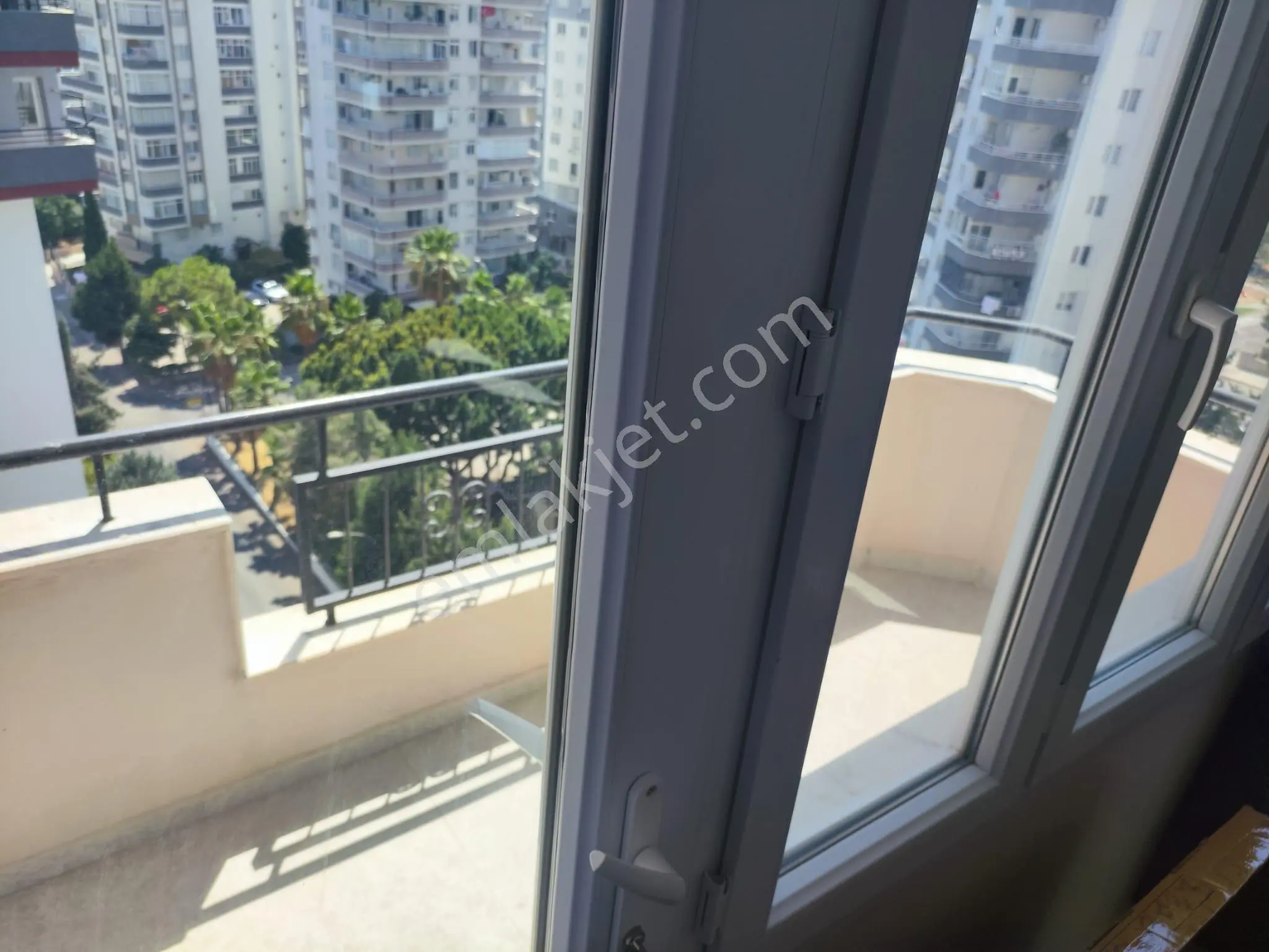 3+1 Göl Manzaralı Güzelyalı 220m2 Herkat Tek Daire 4cephe G.enerji Dgaz 2banyo 4balkon 5-10yaş. - Görsel 13