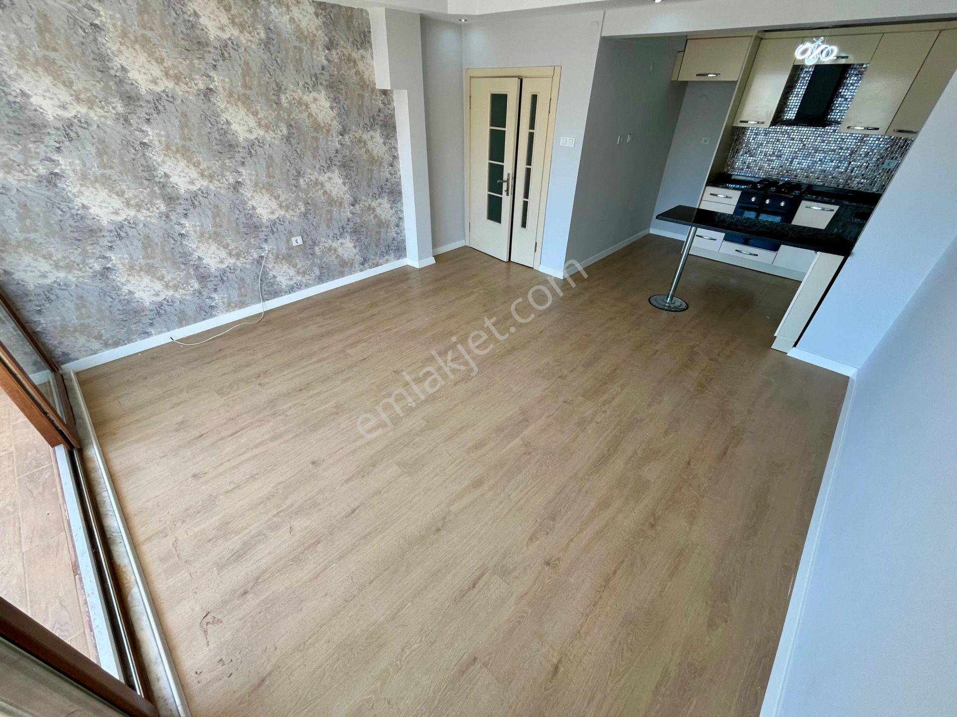 Gümüş'den Akçayın Kalbinde Cadde Üzerinde Denize 300m 2+1 Satılık Daire! - Görsel 5