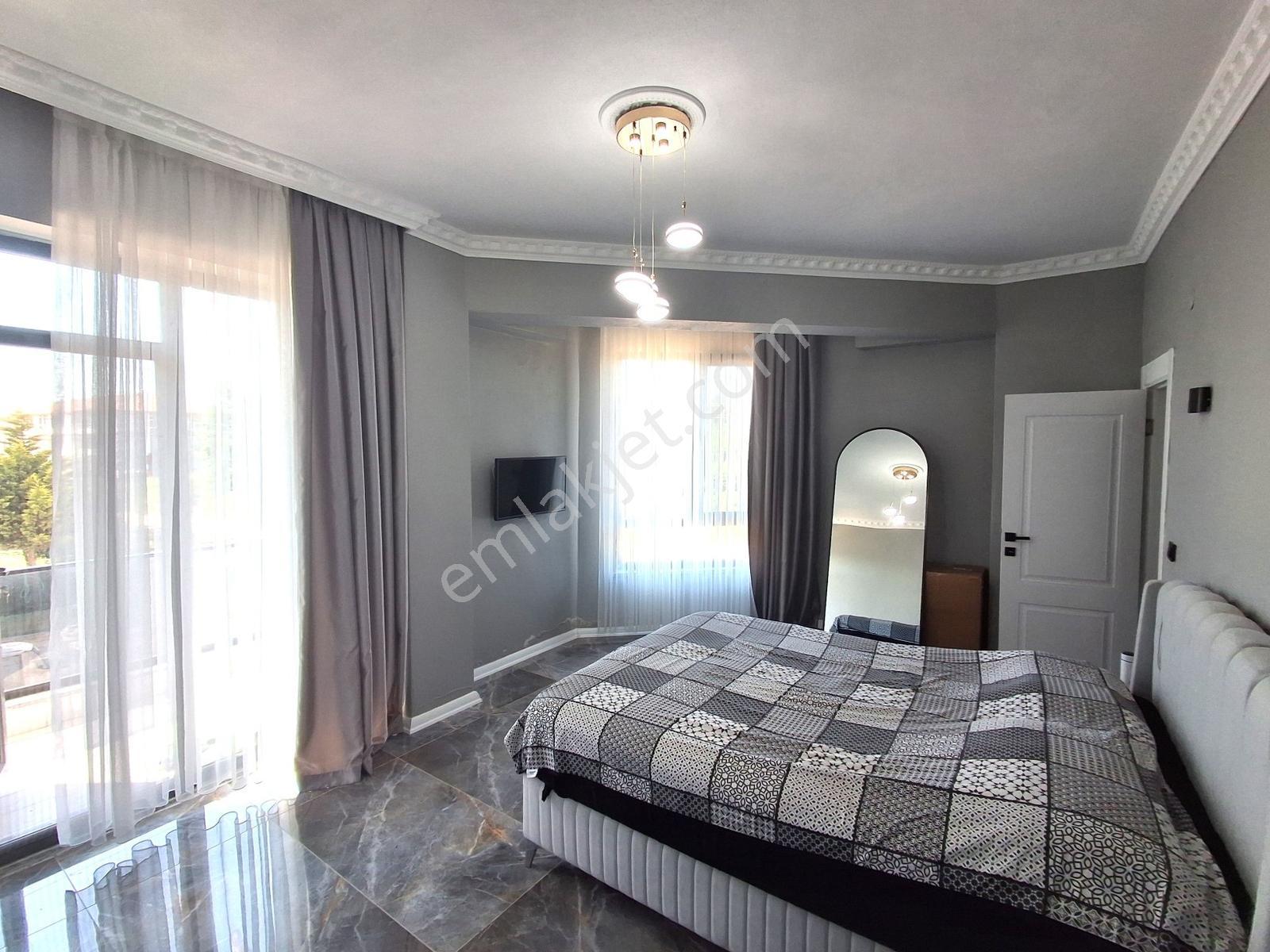 Karasu Aziziye Mahallesinde Lüks 4+1 Satılık Tripleks Villa - Görsel 26