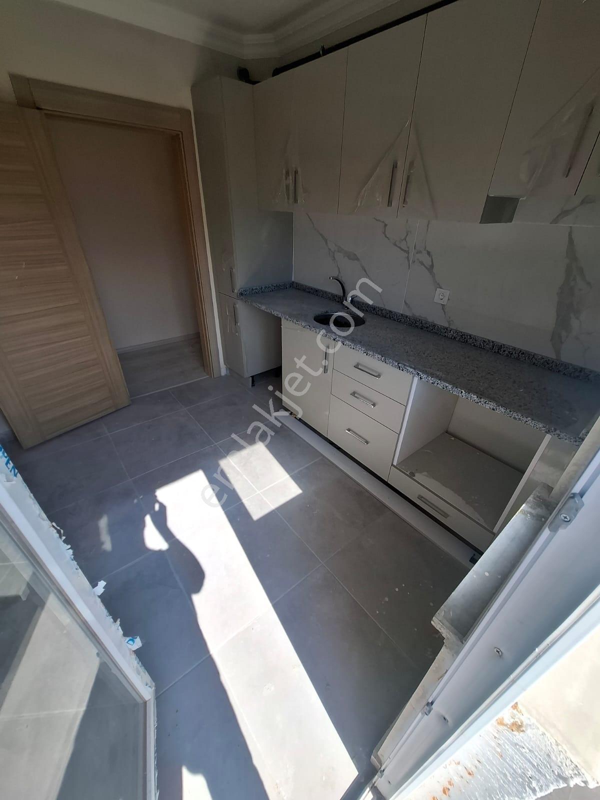 Metroya Yürüme Mesafe Esenler Mah.site İçi 2+1 Satılık 90m2daire - Görsel 2