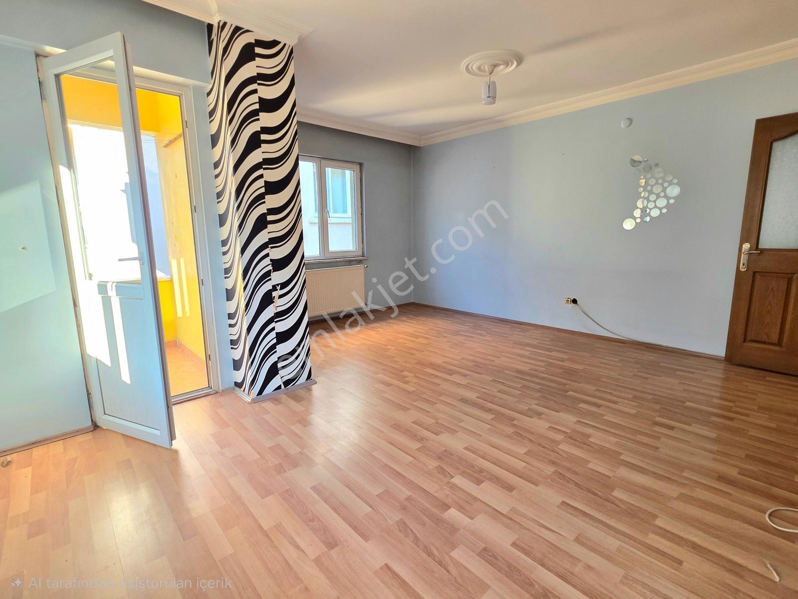 Kule'den | Emaar'a Yakın 2+1 Balkonlu, Asansörlü Ara Kat - Görsel 3