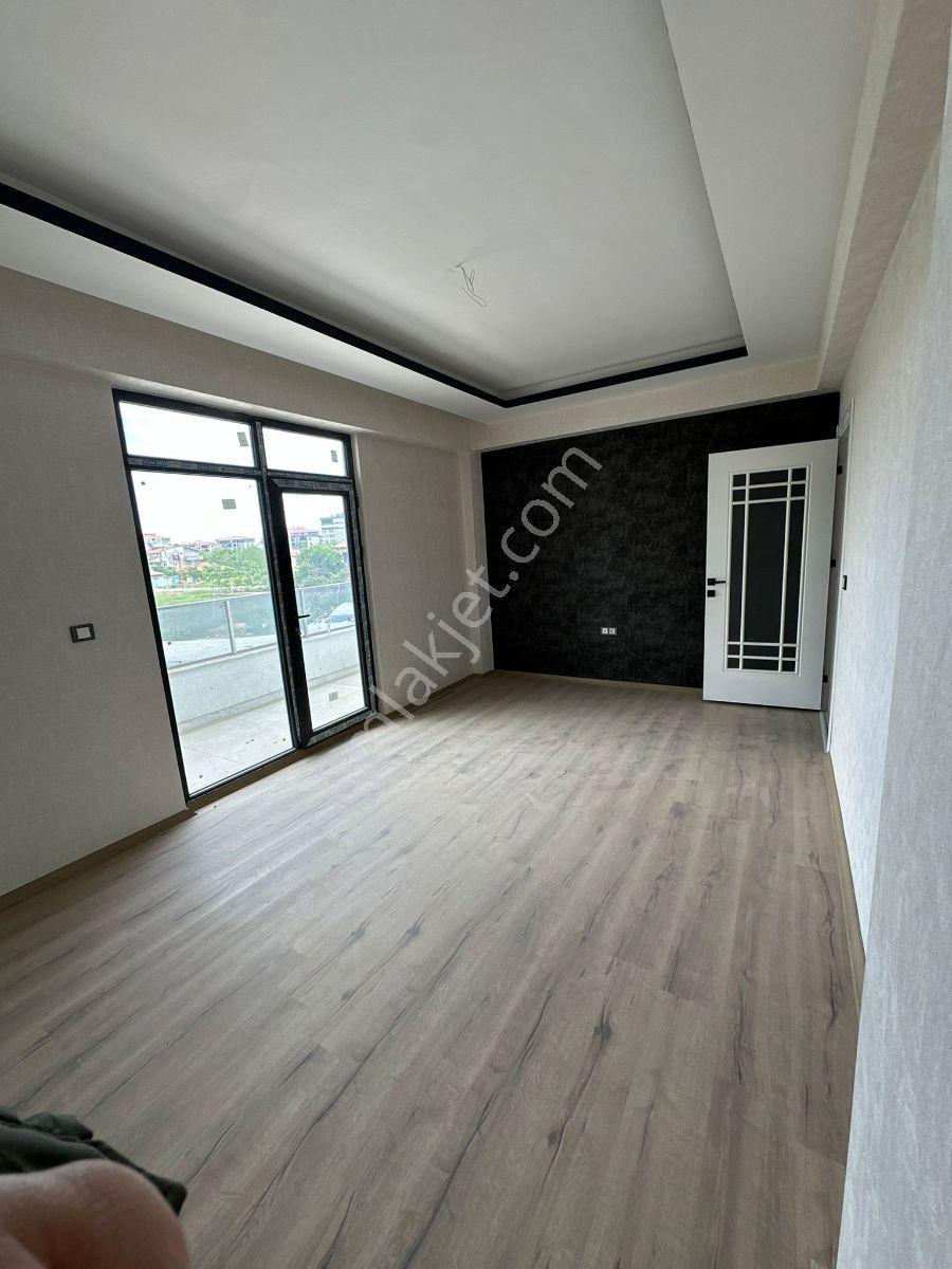 Çimenlik Caddesi'nde Arakat Satılık 3+1 Sıfır Daire - Görsel 17