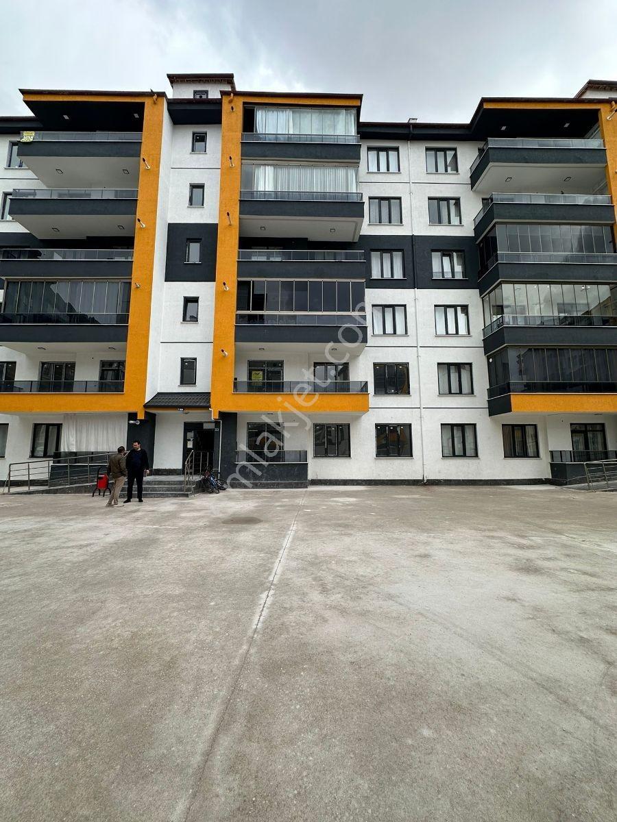 Çimenlik Caddesi'nde Arakat Satılık 3+1 Sıfır Daire - Görsel 19