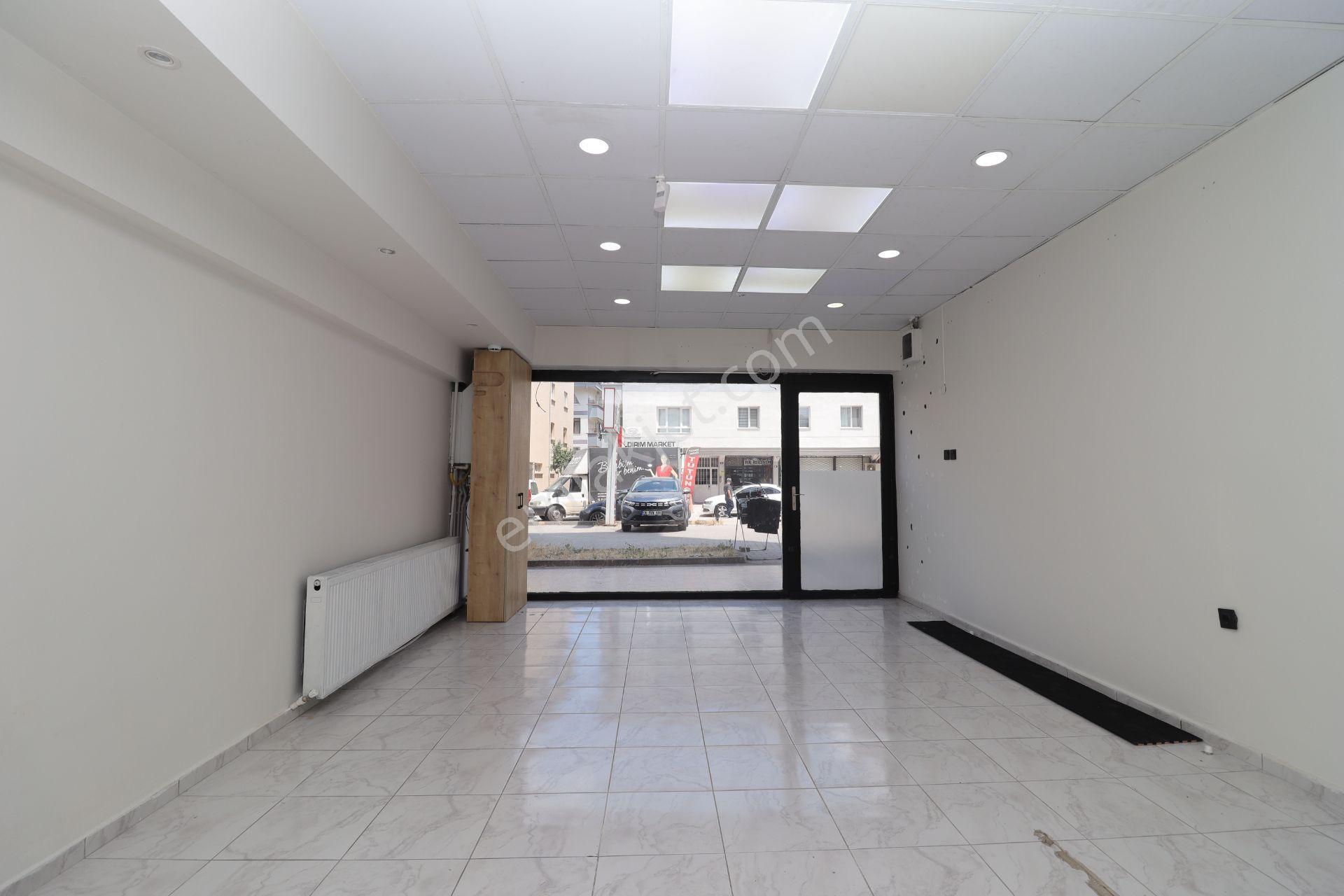 Akif'ten Topçu'da 14.cadde Yanı İşlek Yerde Asma Katlı Kiralık Dükkan