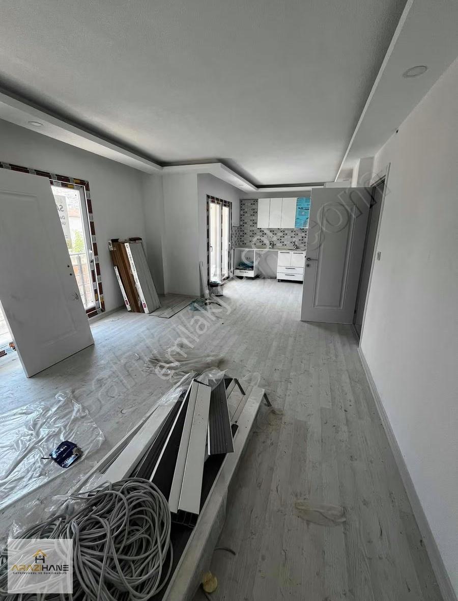Milas Elbise Pazarı Çarşı Merkezde Arkası Bahçeli 3+1 Daire - Görsel 6