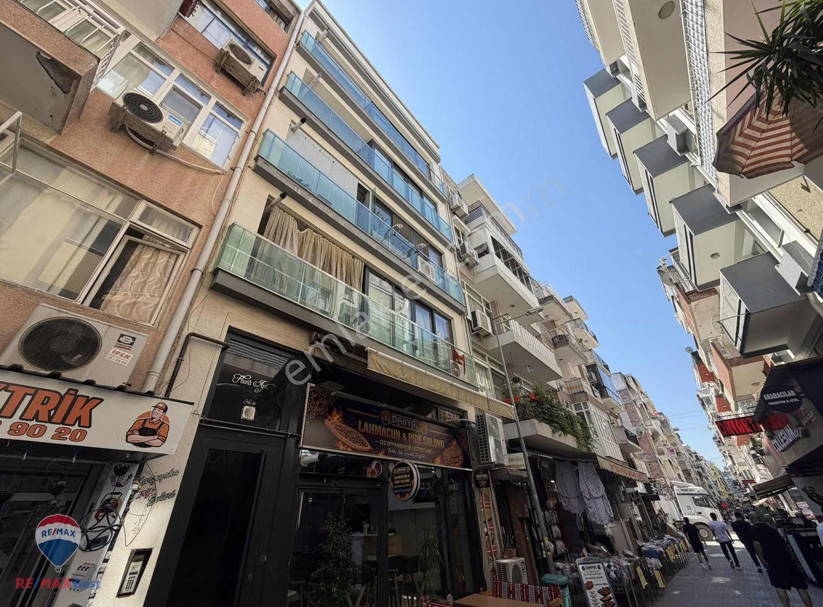 Remax Best' Ten Karşıyaka Çarşı Da 3+1 Teraslı Kiralık Daire - Görsel 4