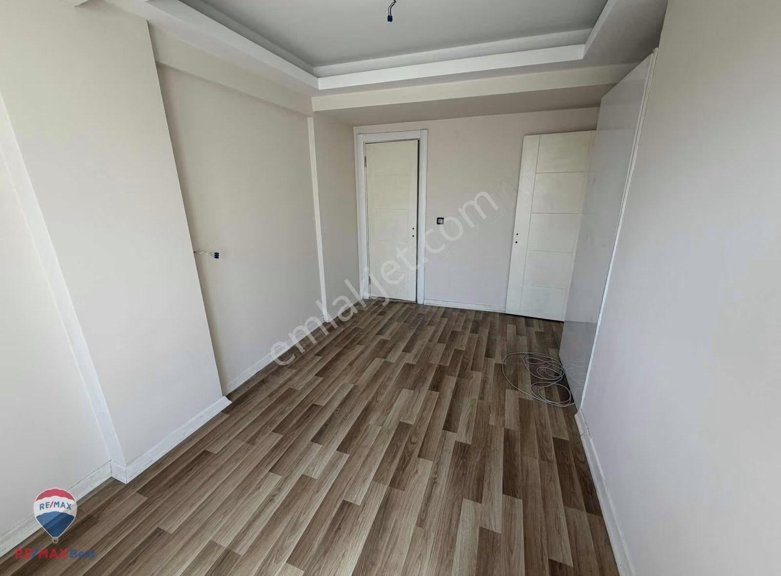 Remax Best' Ten Karşıyaka Çarşı Da 3+1 Teraslı Kiralık Daire - Görsel 18