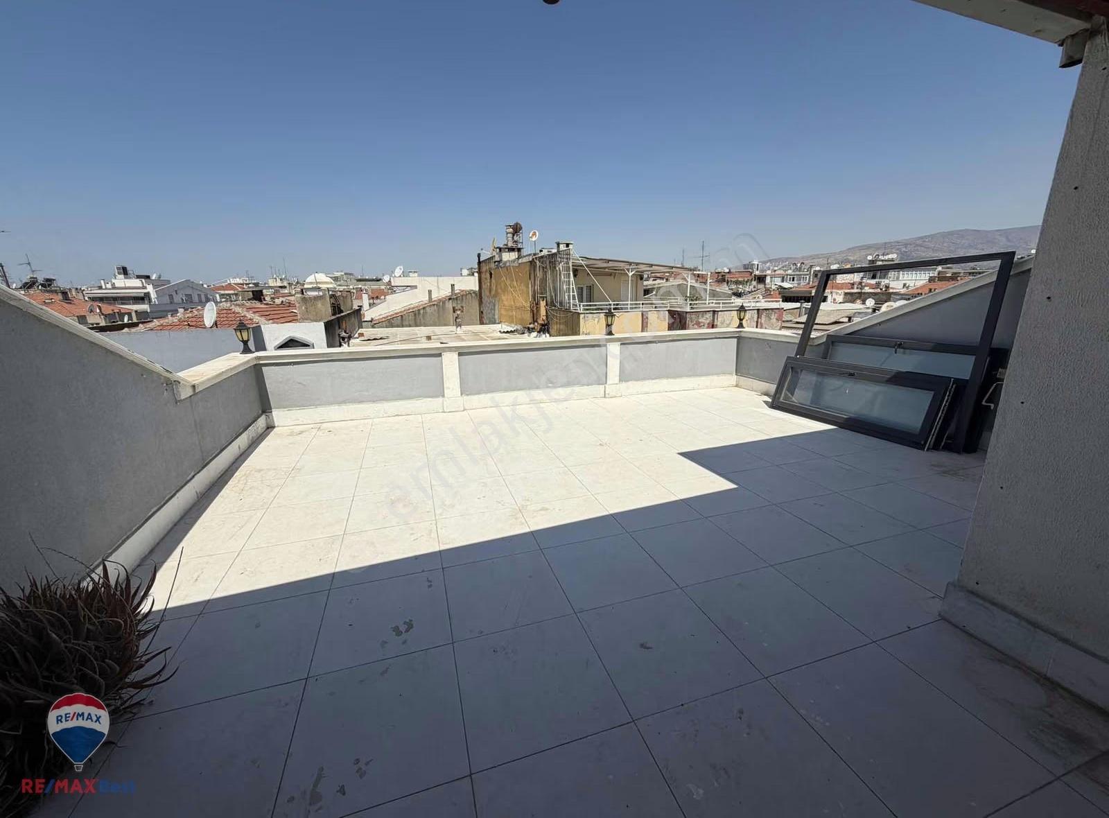 Remax Best' Ten Karşıyaka Çarşı Da 3+1 Teraslı Kiralık Daire - Görsel 16