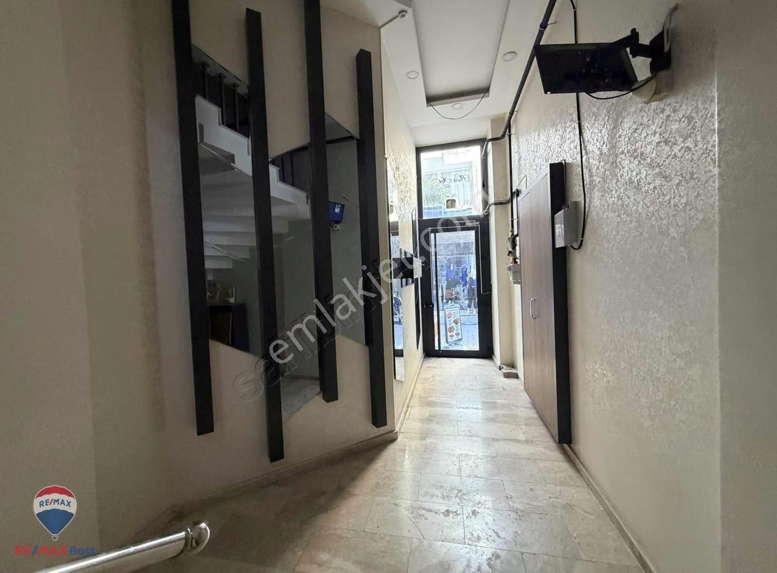 Remax Best' Ten Karşıyaka Çarşı Da 3+1 Teraslı Kiralık Daire - Görsel 29