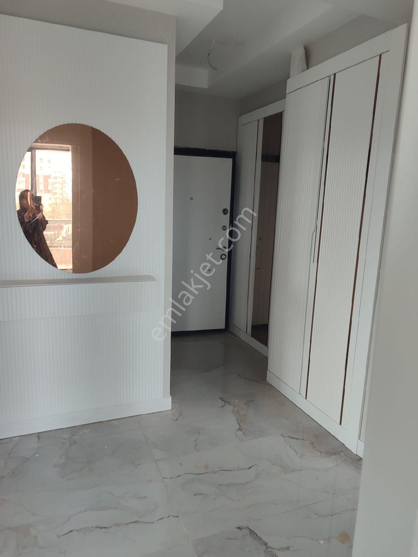 Bağcılar Millet Bahcesi Karşısında Bulunan 2.5+1 Dairemiz Acilen Satılıktır - Görsel 5