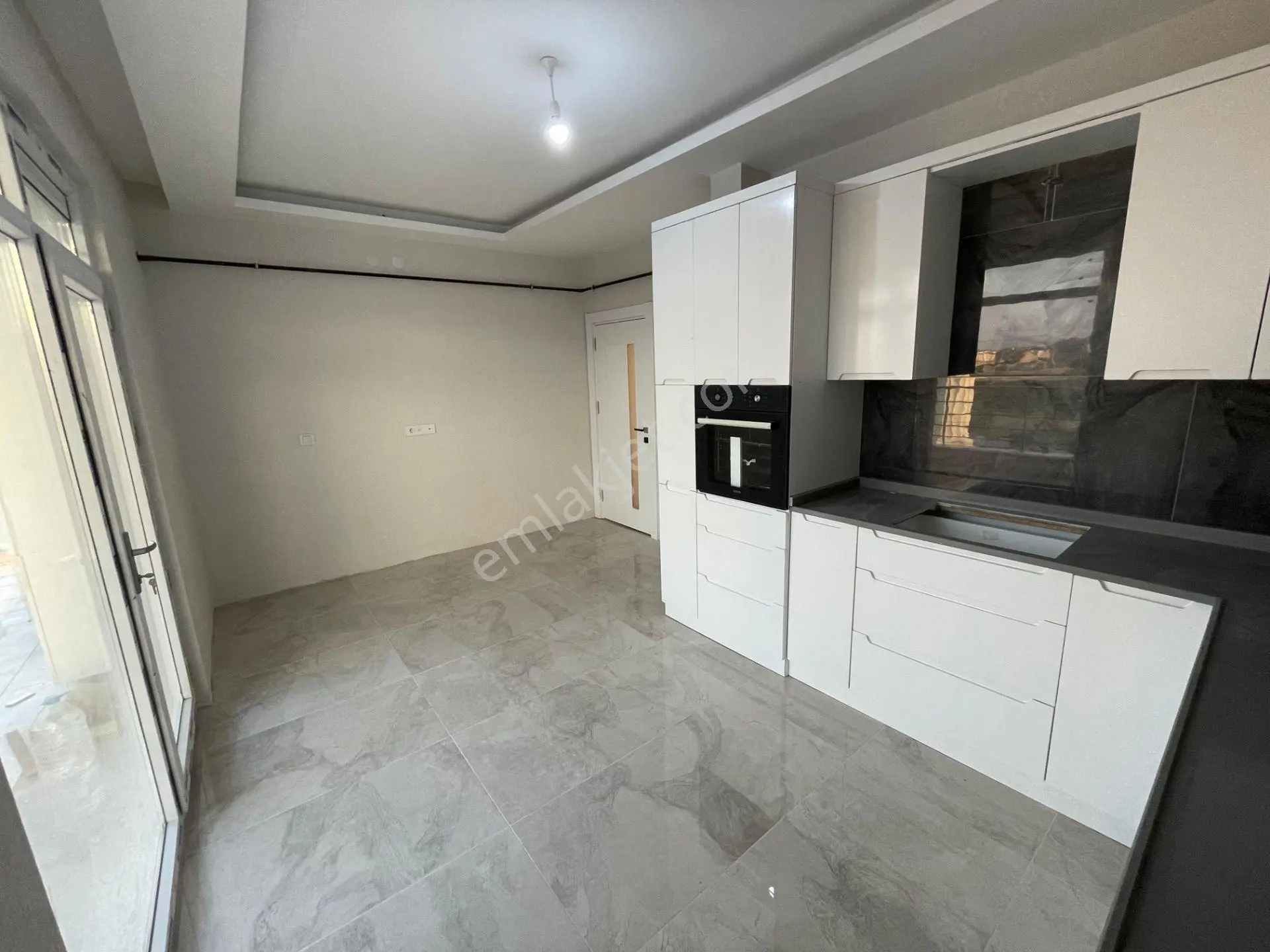 Hkm Yapı Mühendislikten Satılık Depolu Geniş 3+1 Daire - Görsel 4