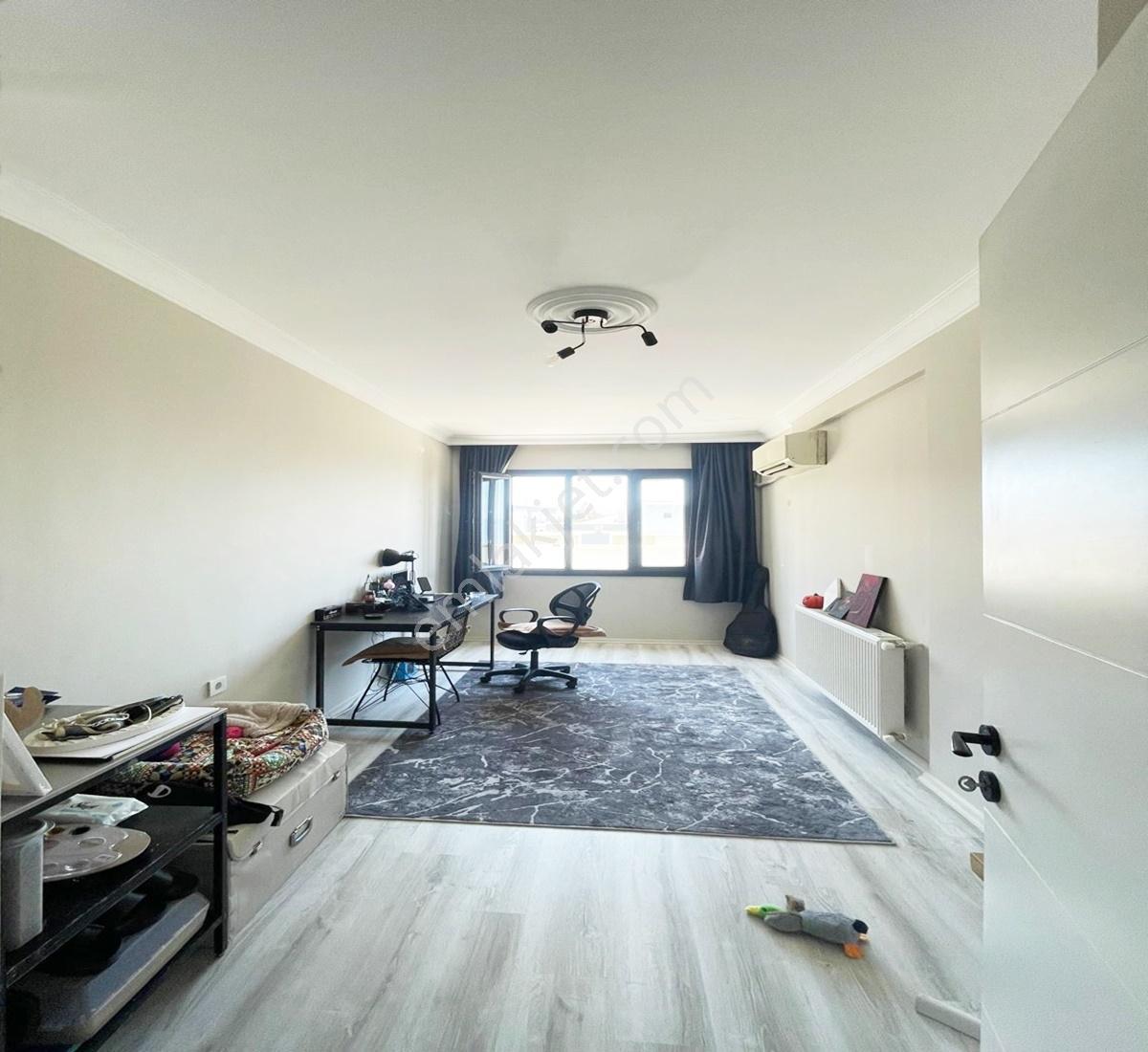 İzmir Çiğli'de Full Manzaralı 140m² Teraslı Lüks 3+1 Daire - Görsel 20
