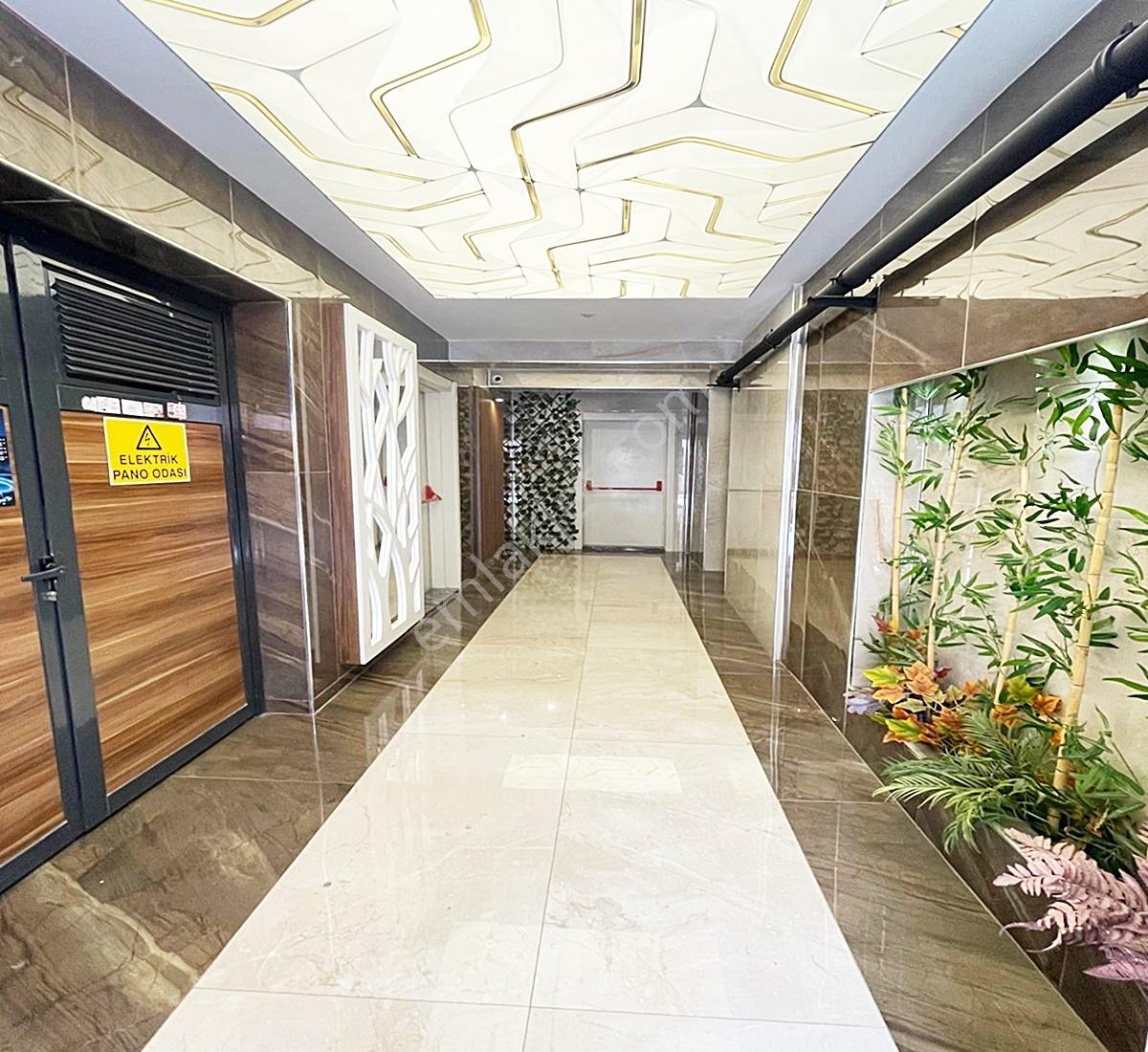 İzmir Çiğli'de Full Manzaralı 140m² Teraslı Lüks 3+1 Daire - Görsel 30