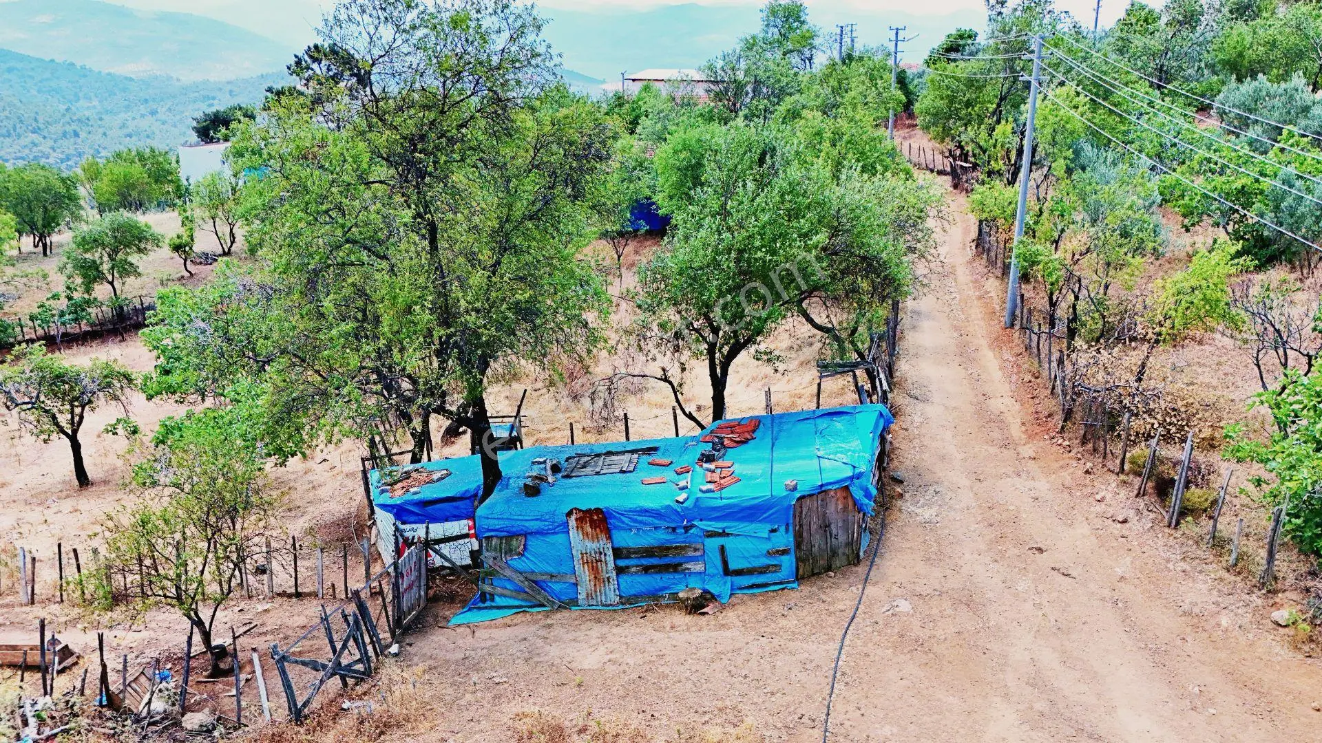Havranda Gültaş Emlaktan Satılık 280m² Etrafı Tel Örgü İle Çevrili Bahçe - Görsel 3