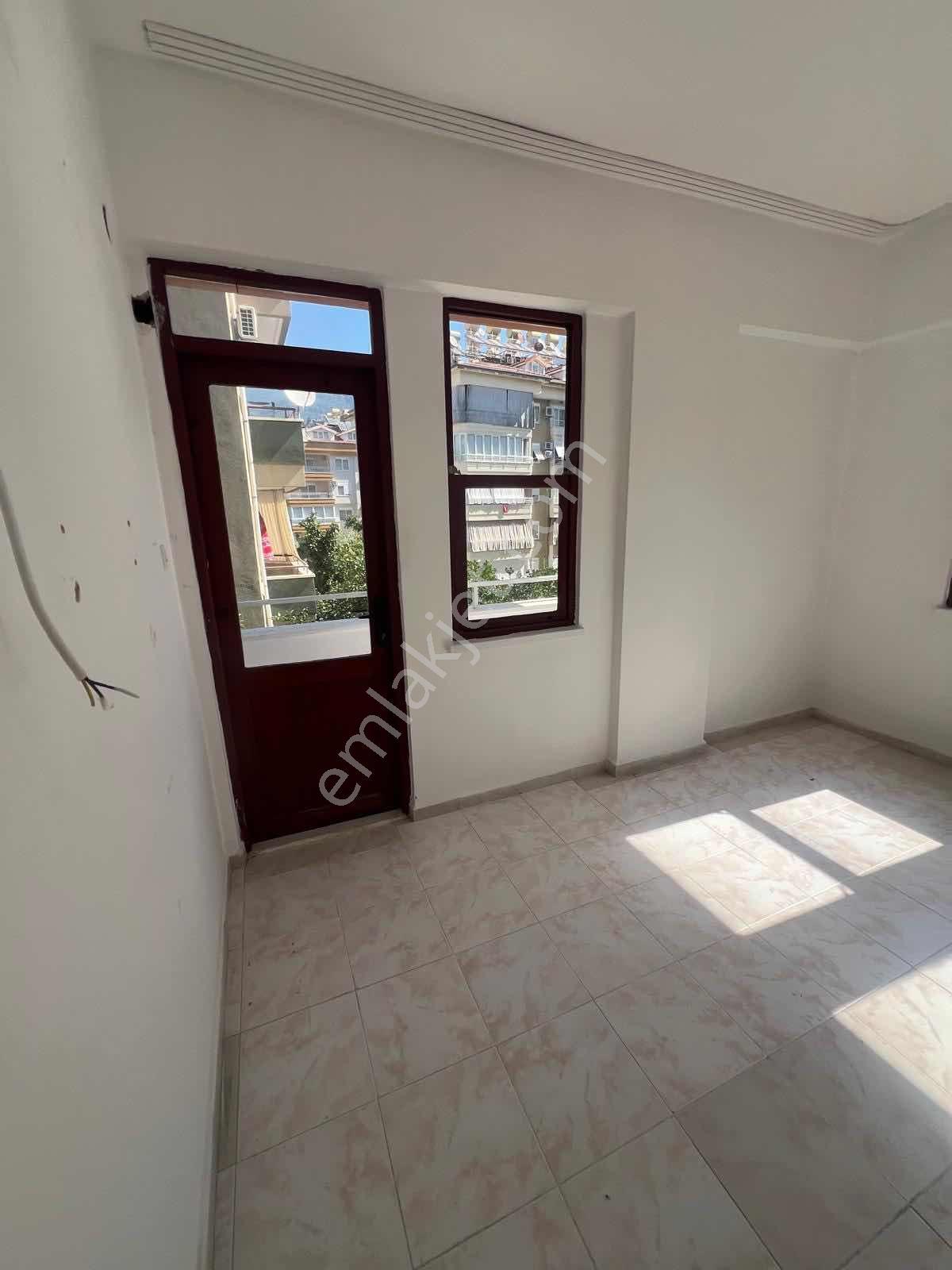 Kadıpaşa'da Kiralık Geniş 2+1 Ayrı Mutfak Daire - Görsel 11