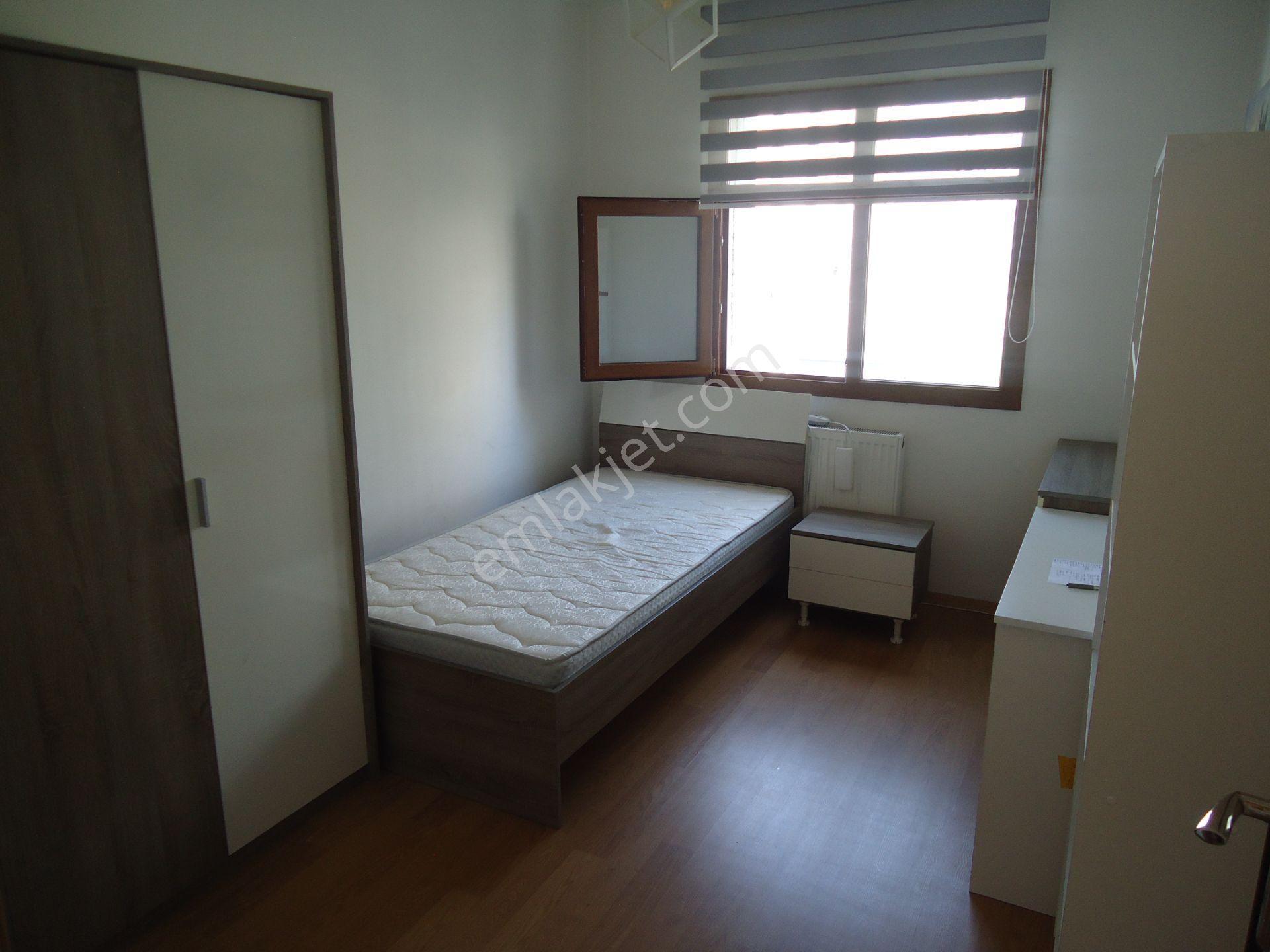 Krc'den Merkezi Konumda Eşyalı Kiralık 3+1 Daire - Görsel 9