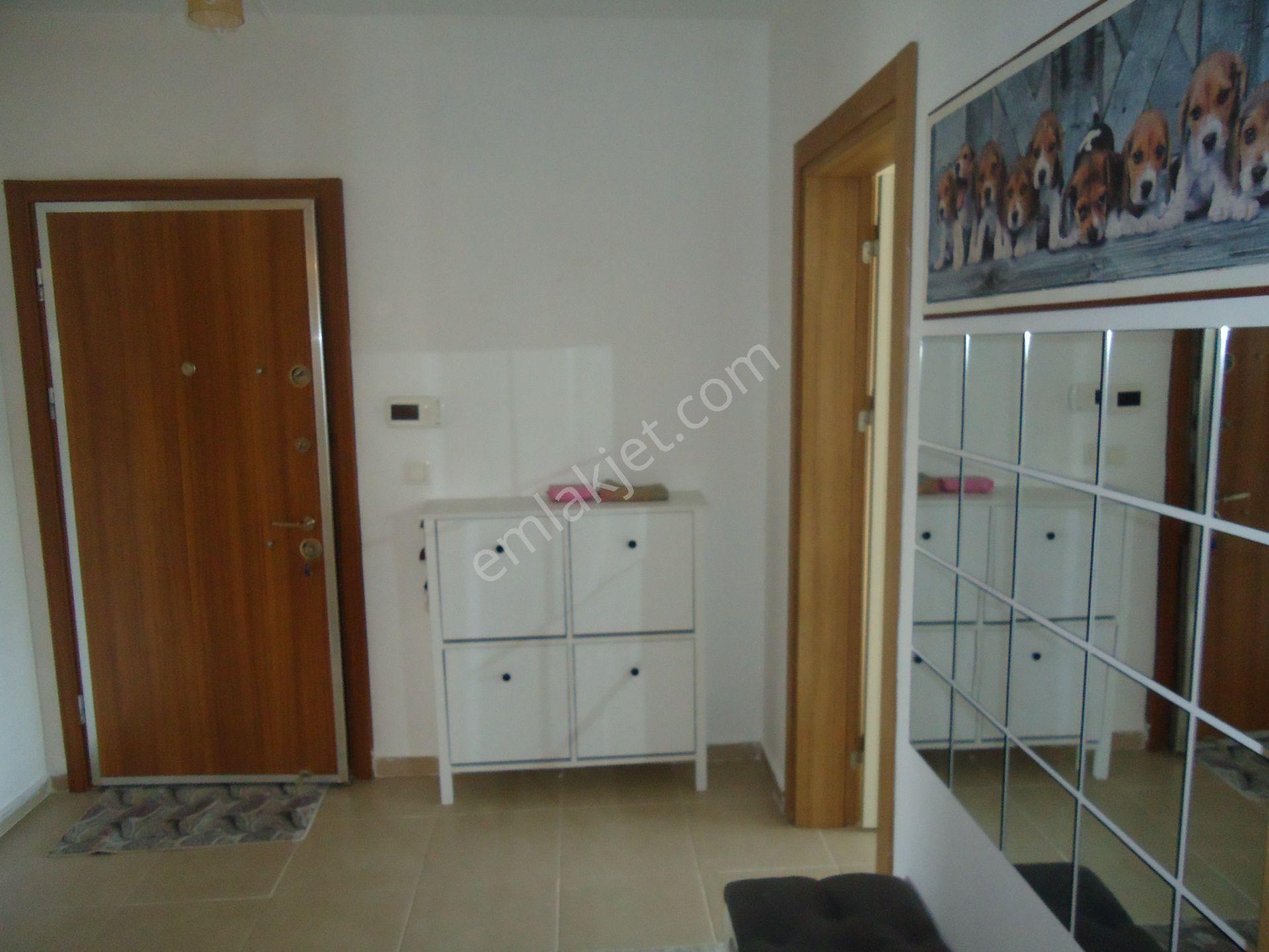 Krc'den Merkezi Konumda Eşyalı Kiralık 3+1 Daire - Görsel 17