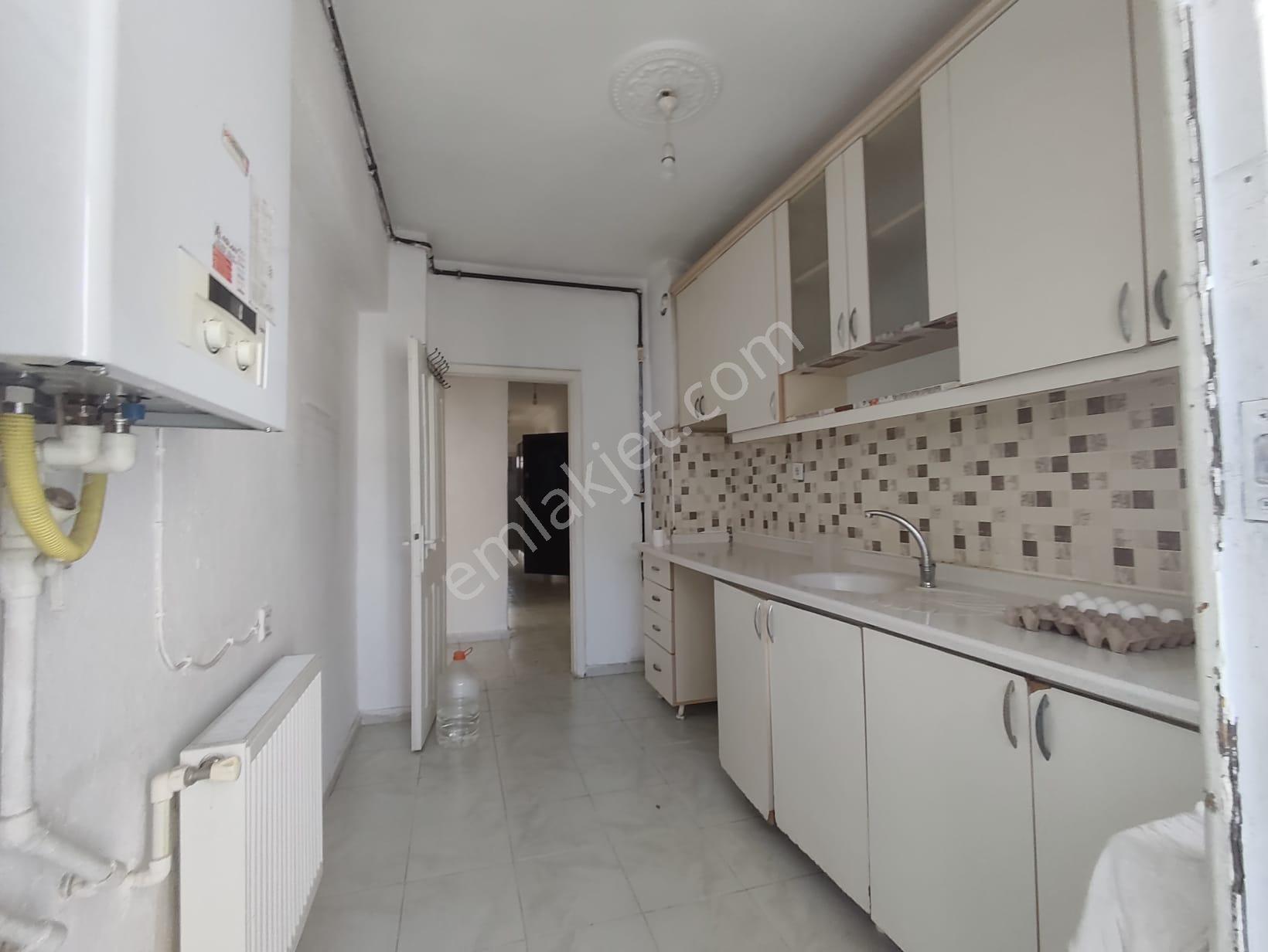 Yılmaz Gayrımenkulden Kiralık 2+1 Geniş Daire - Görsel 8