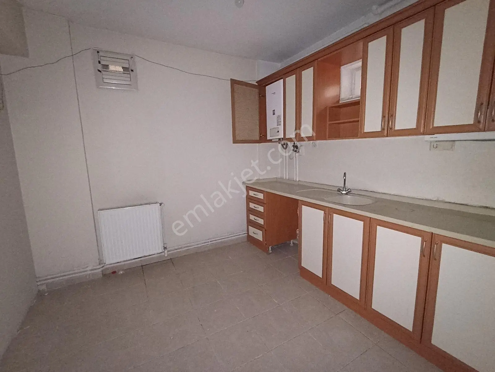 Esenyurt Merkezde 75 M2 1+1 Site İçinde Bahçekatı Ön Cephe Boş - Görsel 5