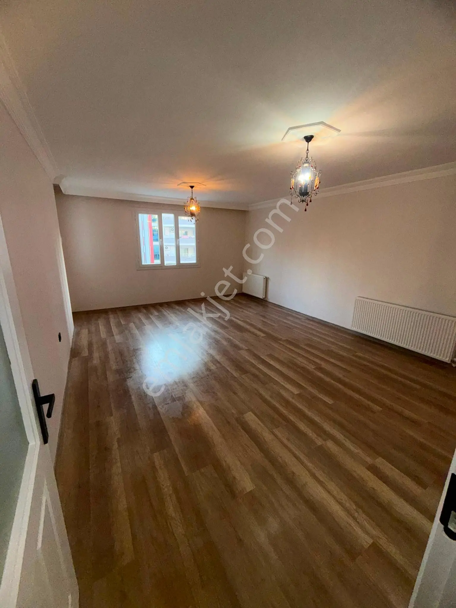 3+1 Yurt Kurttepe Cadde Üzeri Kap.mutfak 170m2 Geniş Hasarsız İskanlı 8-4 Katı Kgb Cephe Dgaz. - Görsel 4