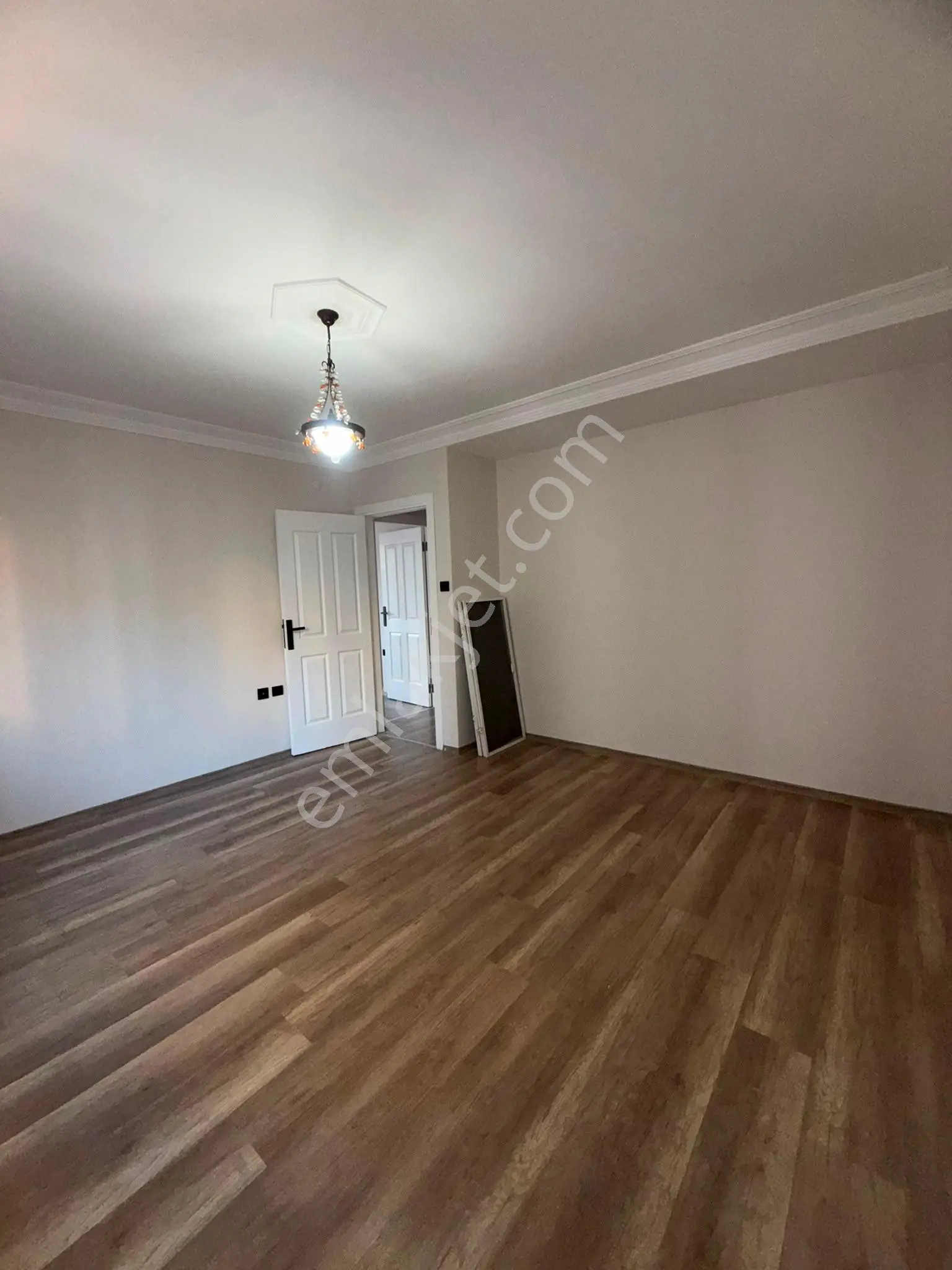 3+1 Yurt Kurttepe Cadde Üzeri Kap.mutfak 170m2 Geniş Hasarsız İskanlı 8-4 Katı Kgb Cephe Dgaz. - Görsel 13