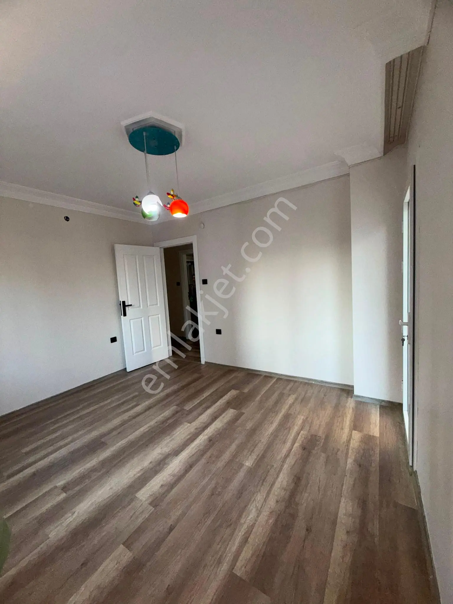 3+1 Yurt Kurttepe Cadde Üzeri Kap.mutfak 170m2 Geniş Hasarsız İskanlı 8-4 Katı Kgb Cephe Dgaz. - Görsel 11