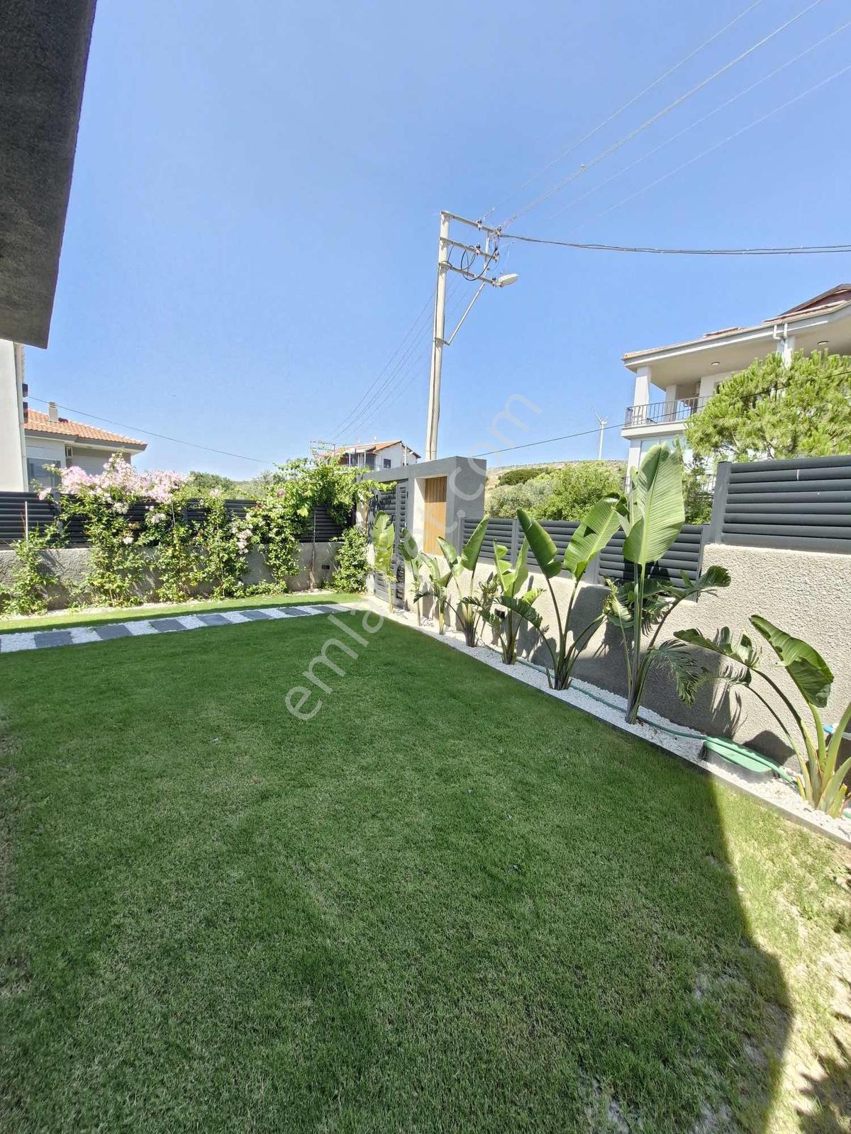 Çeşme Çiftlikköy'de 4+1 Denize Yakın , Havuzlu , Sıfır Villa - Görsel 2