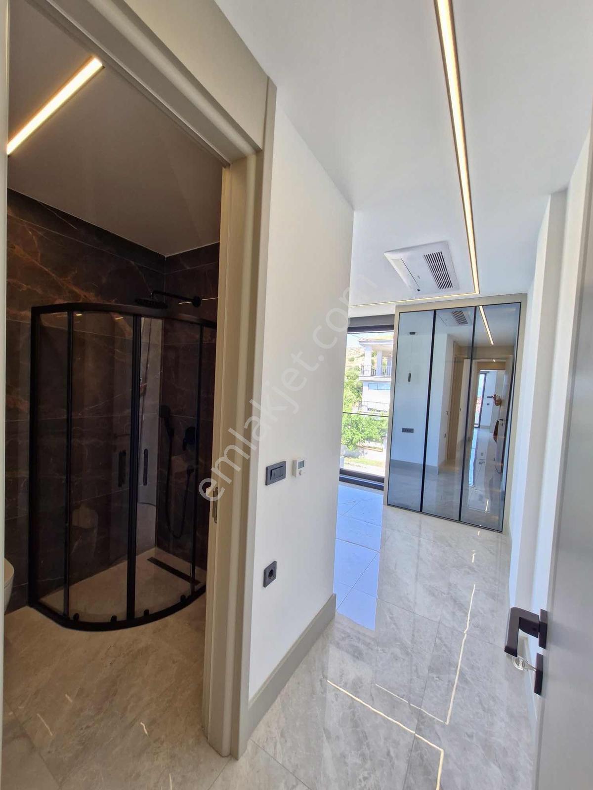 Çeşme Çiftlikköy'de 4+1 Denize Yakın , Havuzlu , Sıfır Villa - Görsel 25
