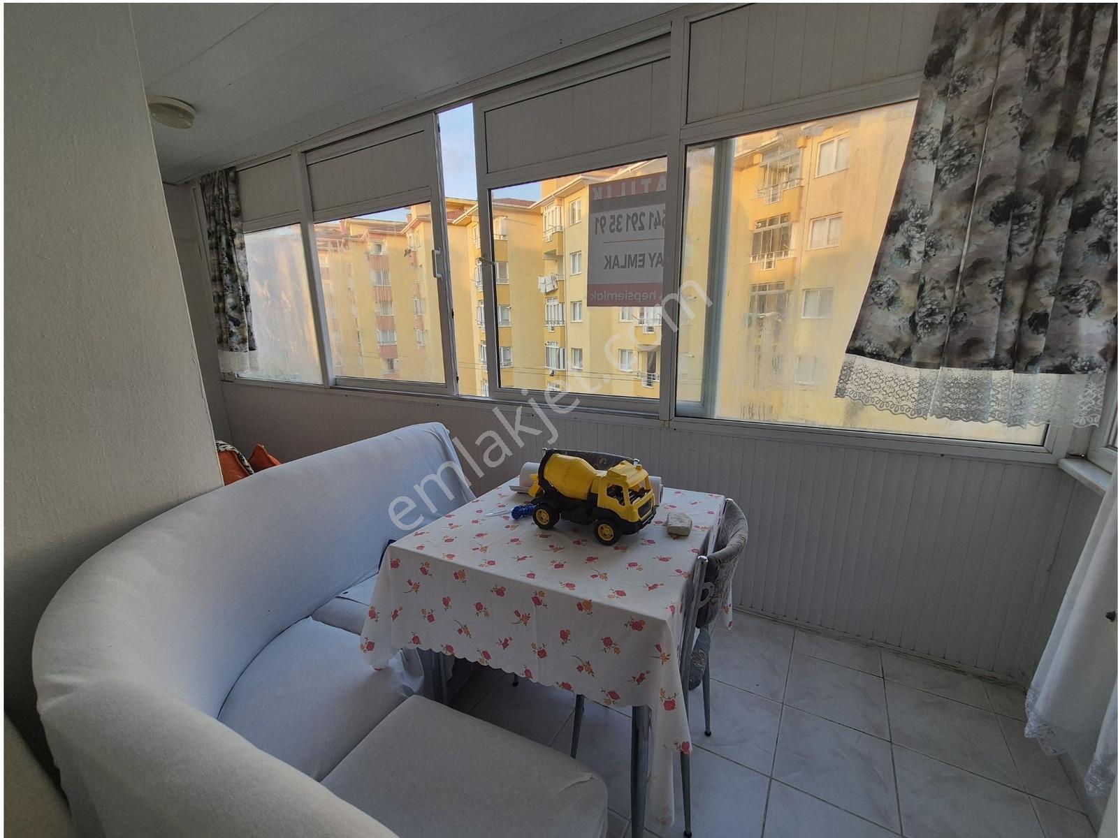 Ay Emlak'tan Armutlu Petek Sitesi İçinde 2+1 Deniz Gören Daire - Görsel 3
