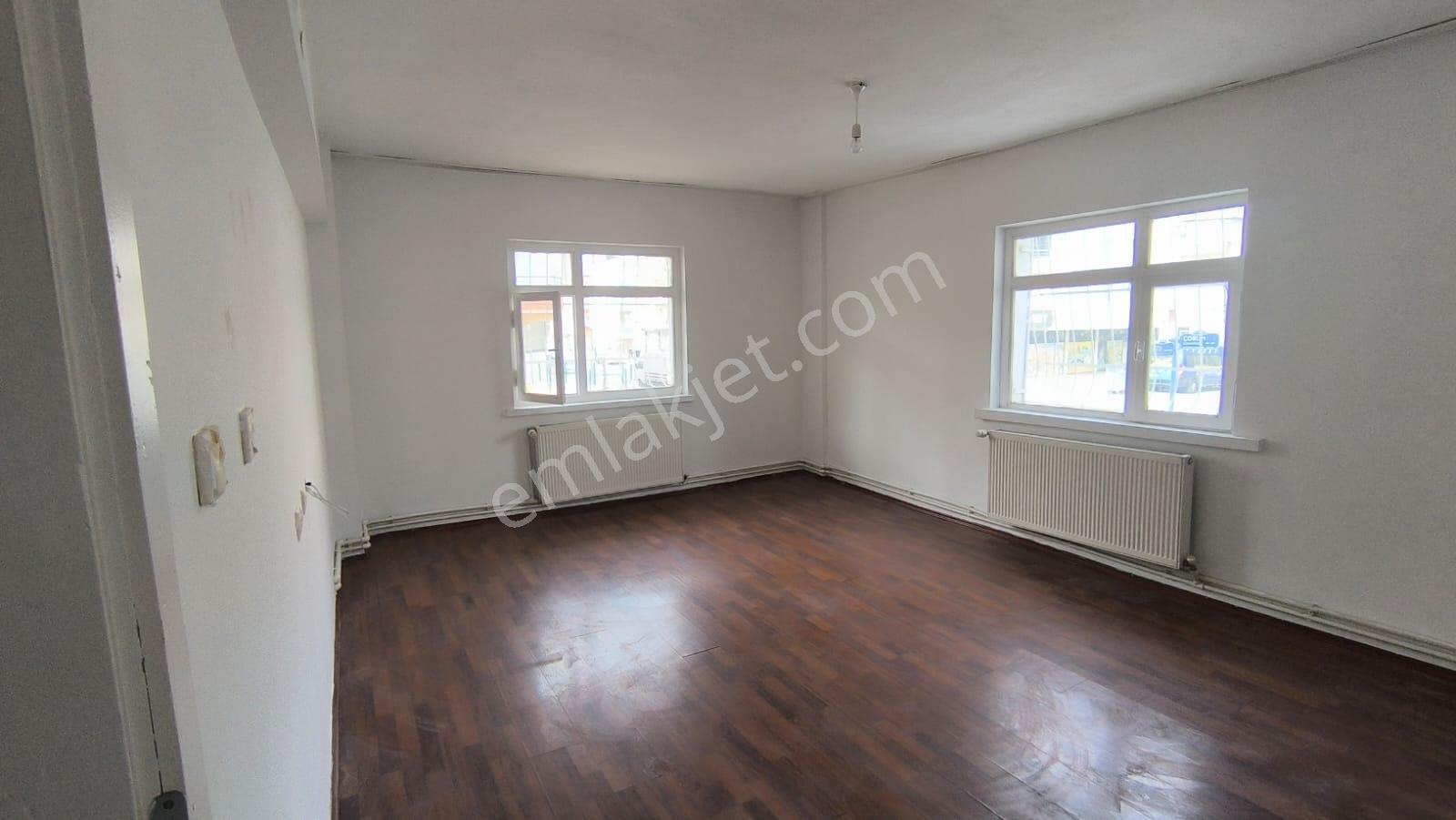 Yılmaz Gayrımenkulden Cadde Üstü Kiralık 3+1 Geniş Daire - Görsel 7