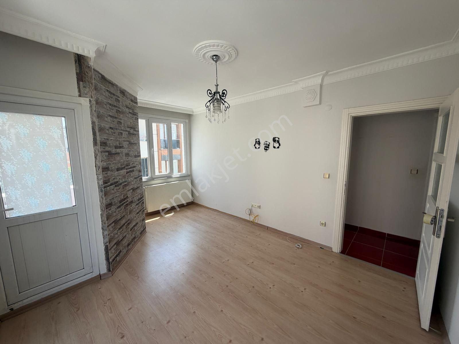 Esenyurt Kıraç Hürriyet Mahallesinde 2+1 85 M2 Balkonlu 1.kat Da Kiralık Daire - Görsel 12